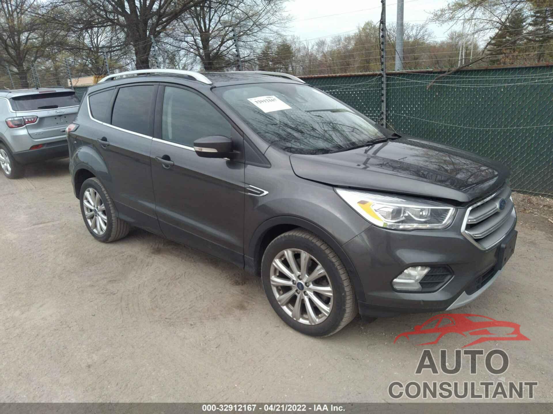 FORD ESCAPE 2017 - 1FMCU0J90HUB26826