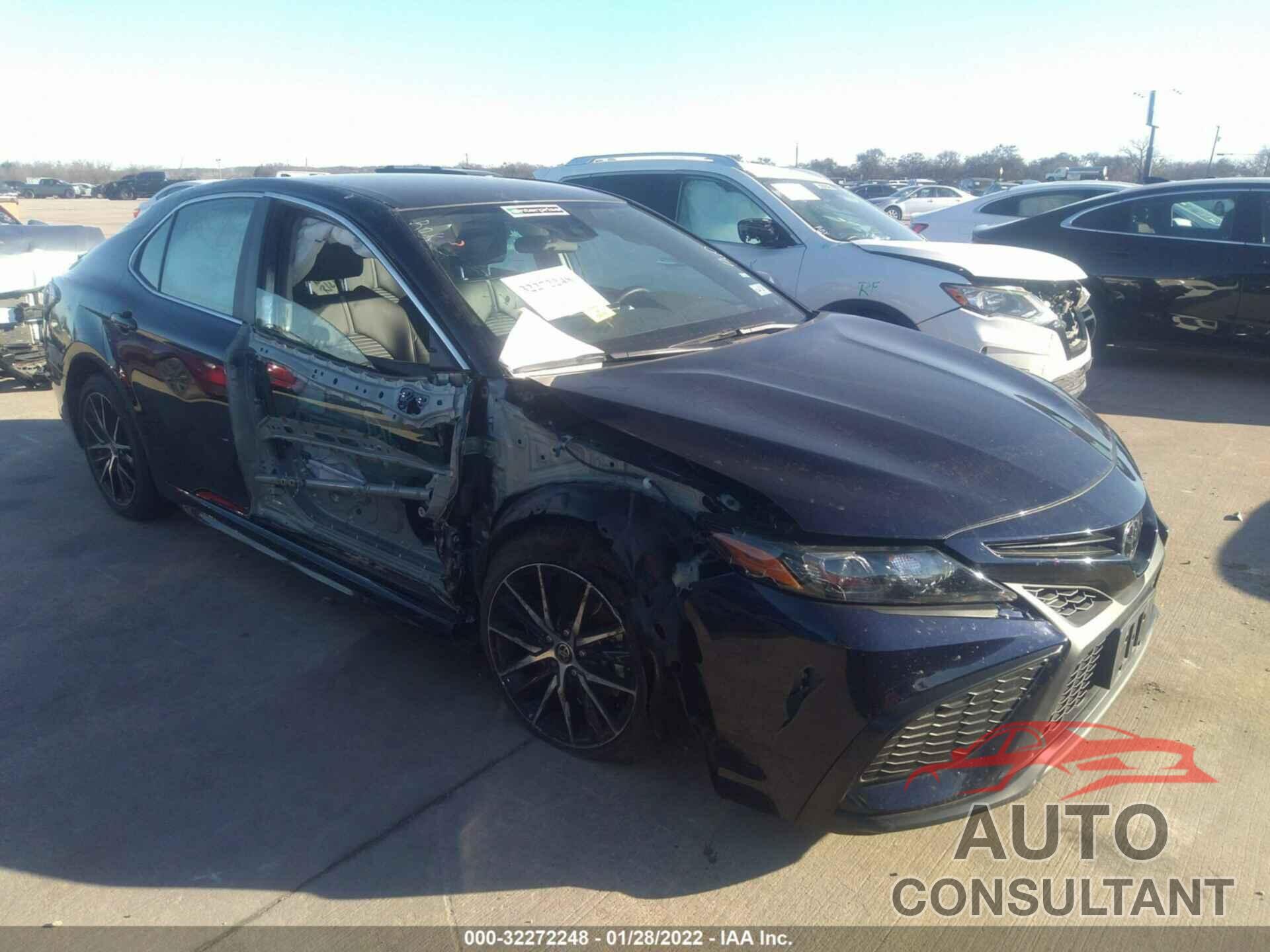 TOYOTA CAMRY 2021 - 4T1G11AKXMU464702