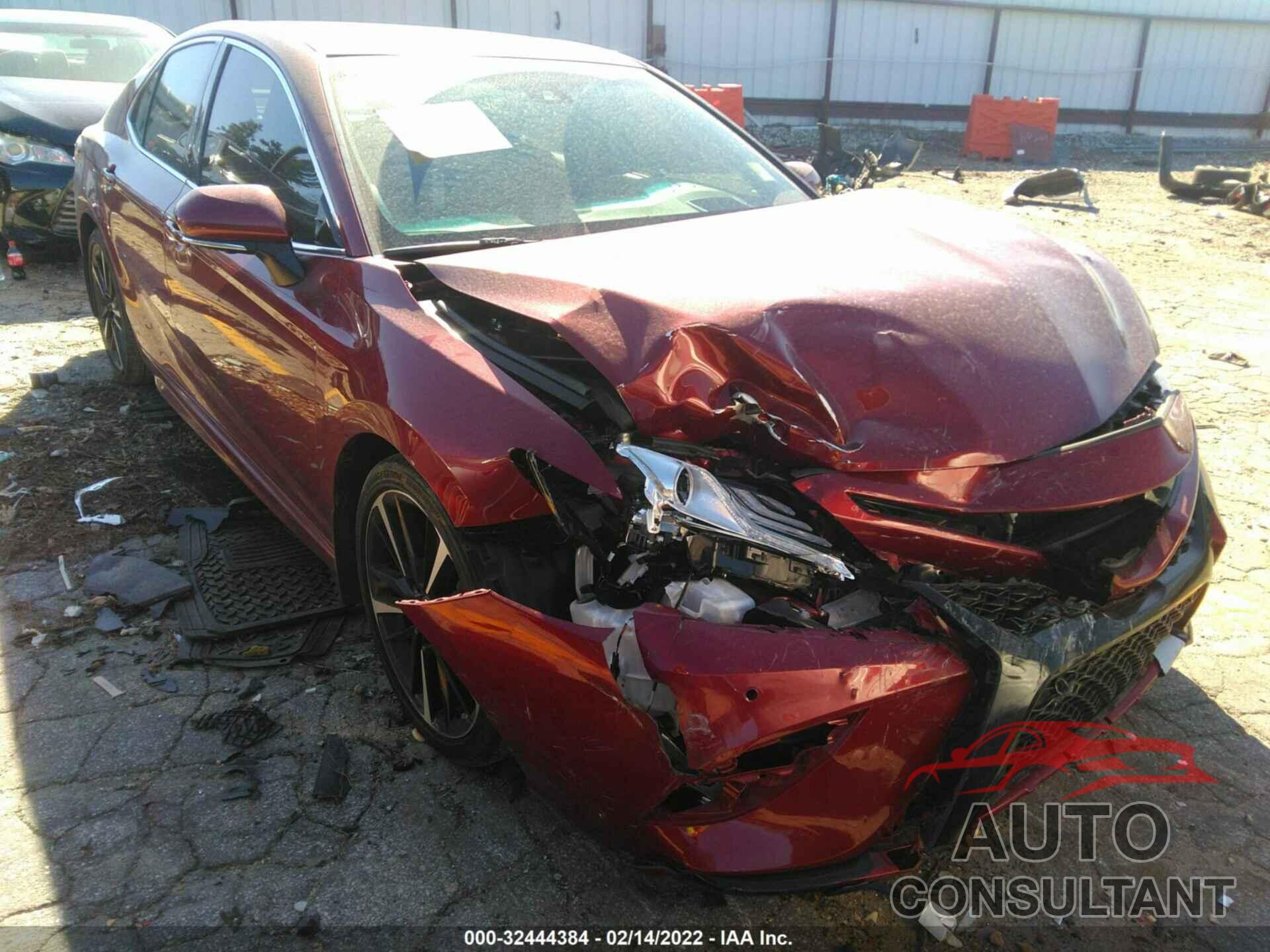 TOYOTA CAMRY 2018 - 4T1B61HK2JU598018