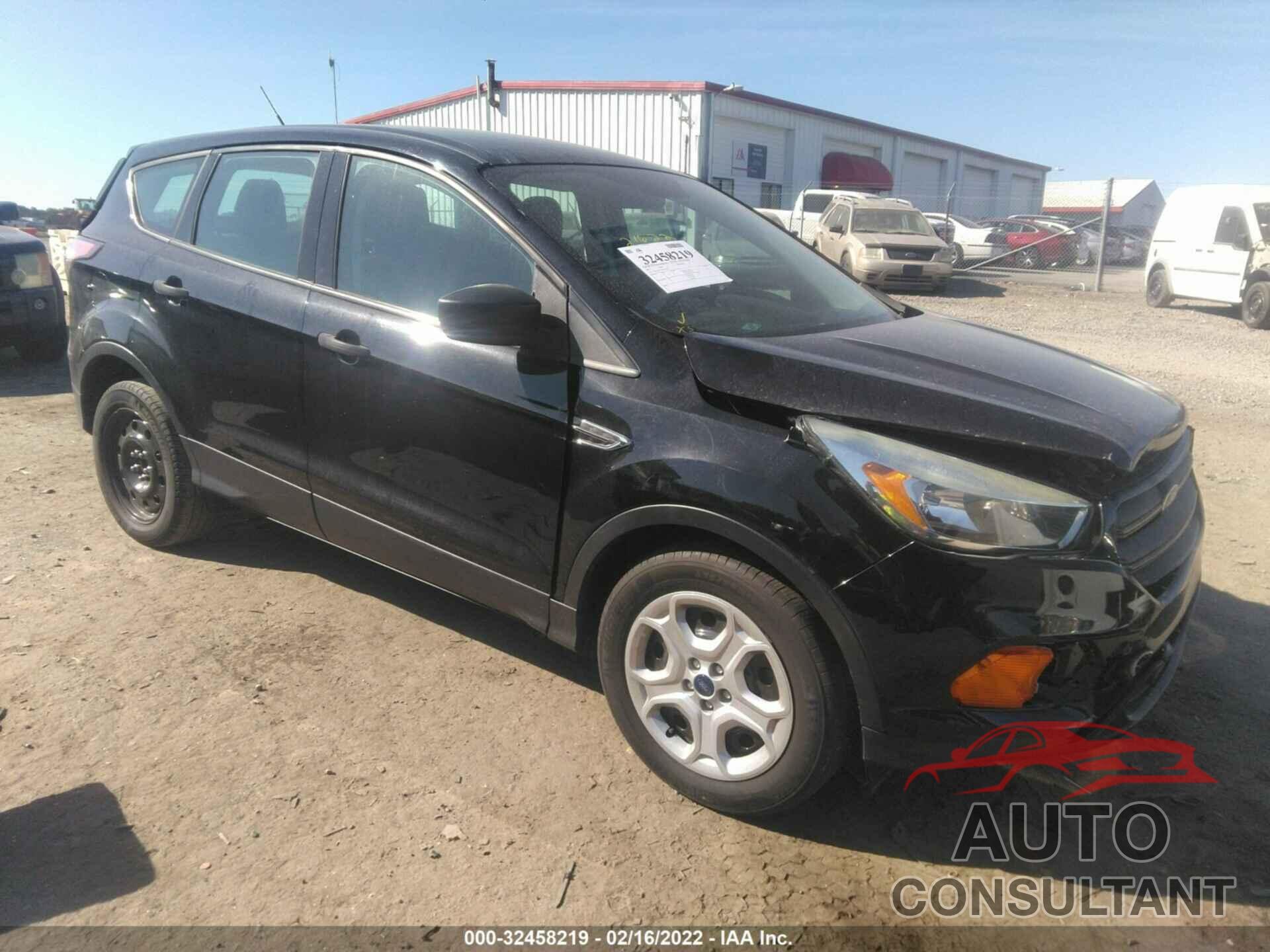 FORD ESCAPE 2017 - 1FMCU0F77HUB37703