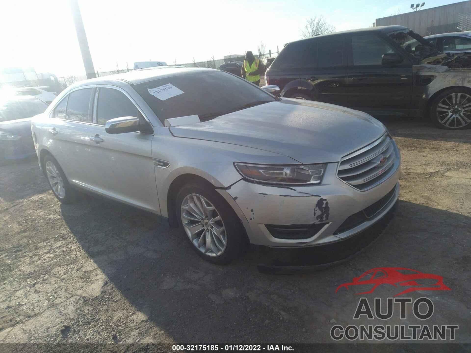 FORD TAURUS 2018 - 1FAHP2F83JG109557