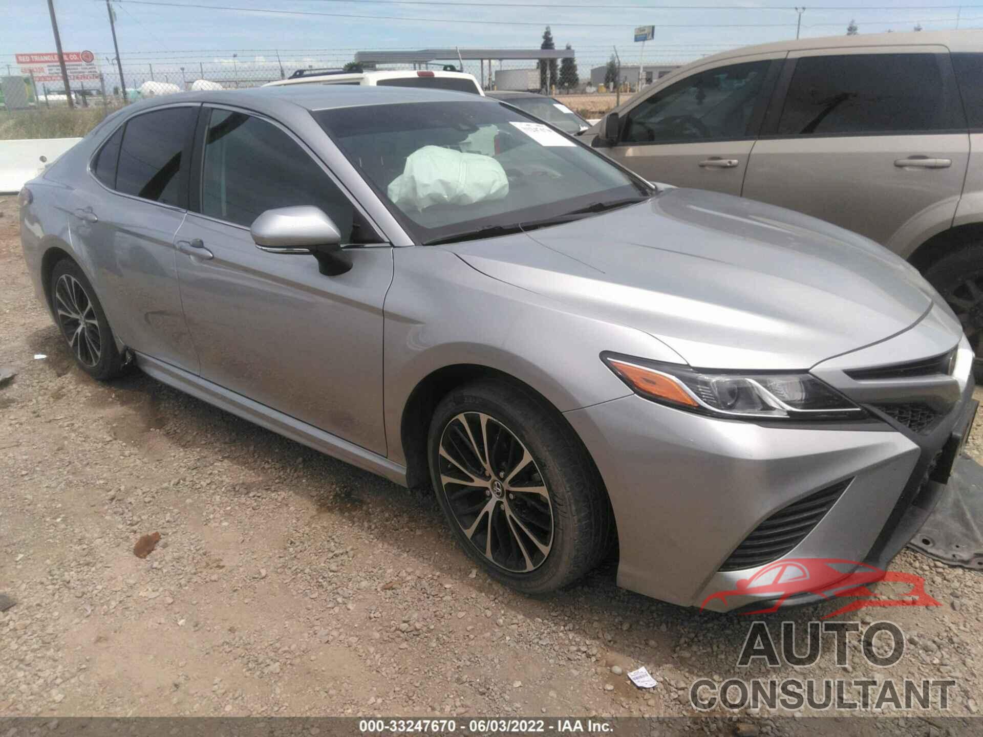 TOYOTA CAMRY 2018 - 4T1B11HK0JU568191