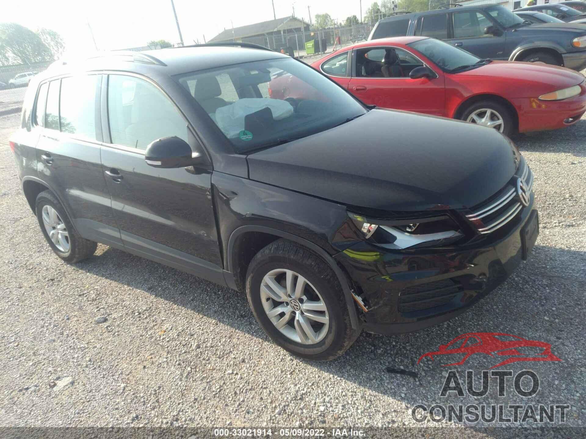 VOLKSWAGEN TIGUAN 2017 - WVGBV7AX3HK000715