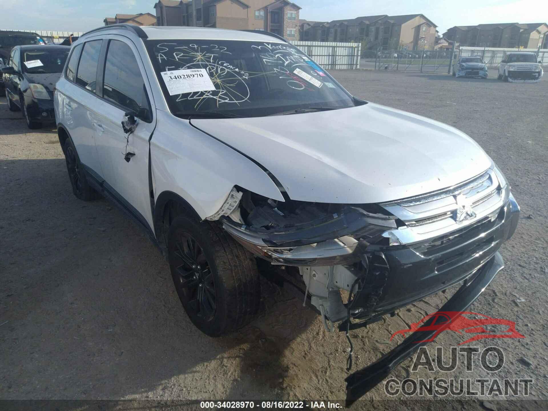 MITSUBISHI OUTLANDER 2018 - JA4AD3A35JZ018763