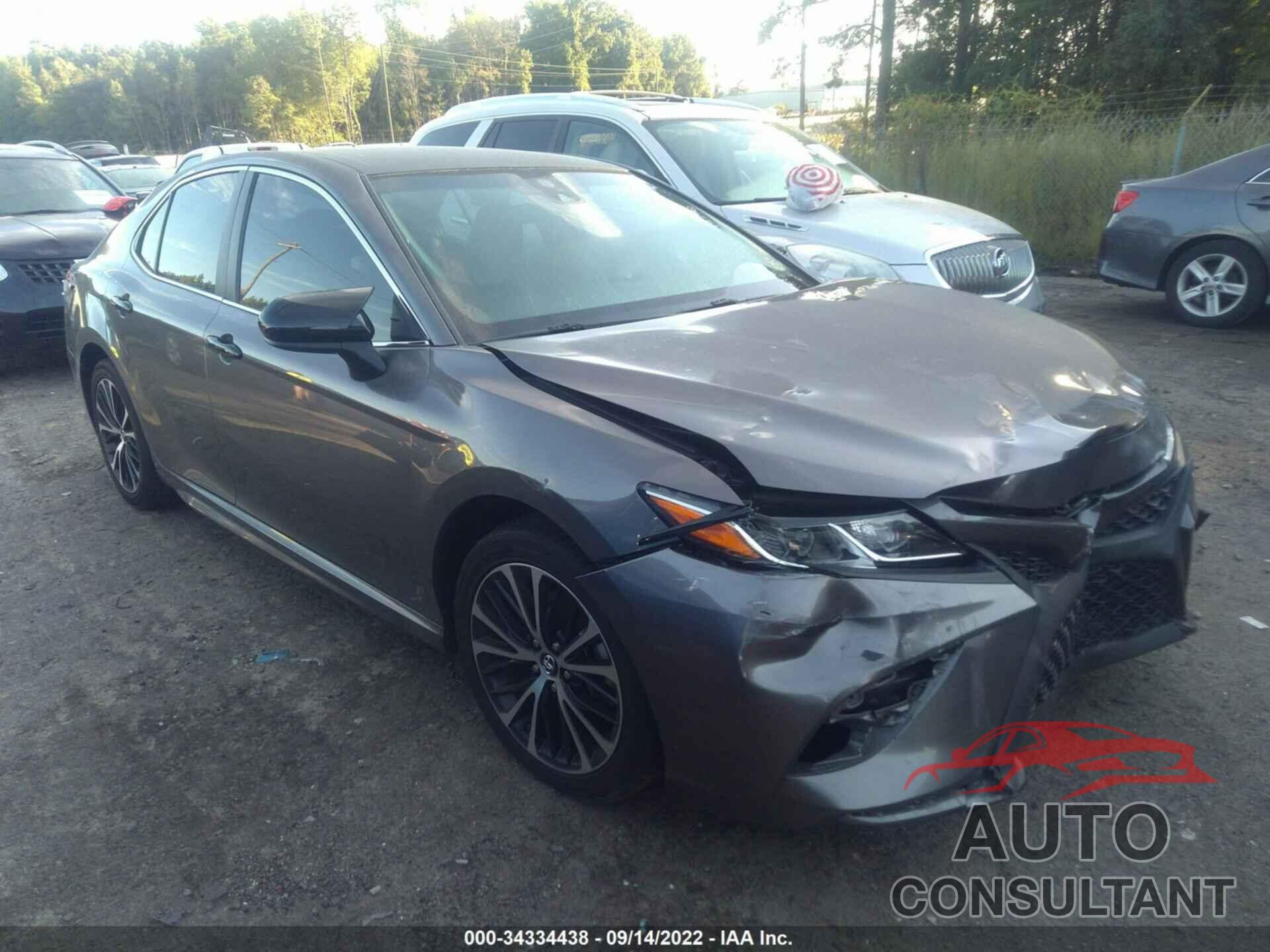 TOYOTA CAMRY 2018 - 4T1B11HK6JU585464