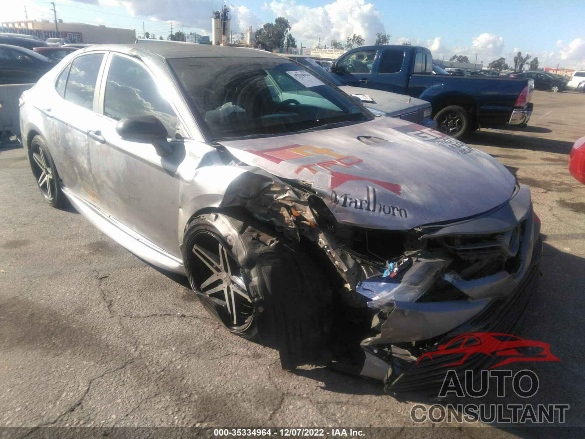 TOYOTA CAMRY 2018 - 4T1B11HK0JU062117