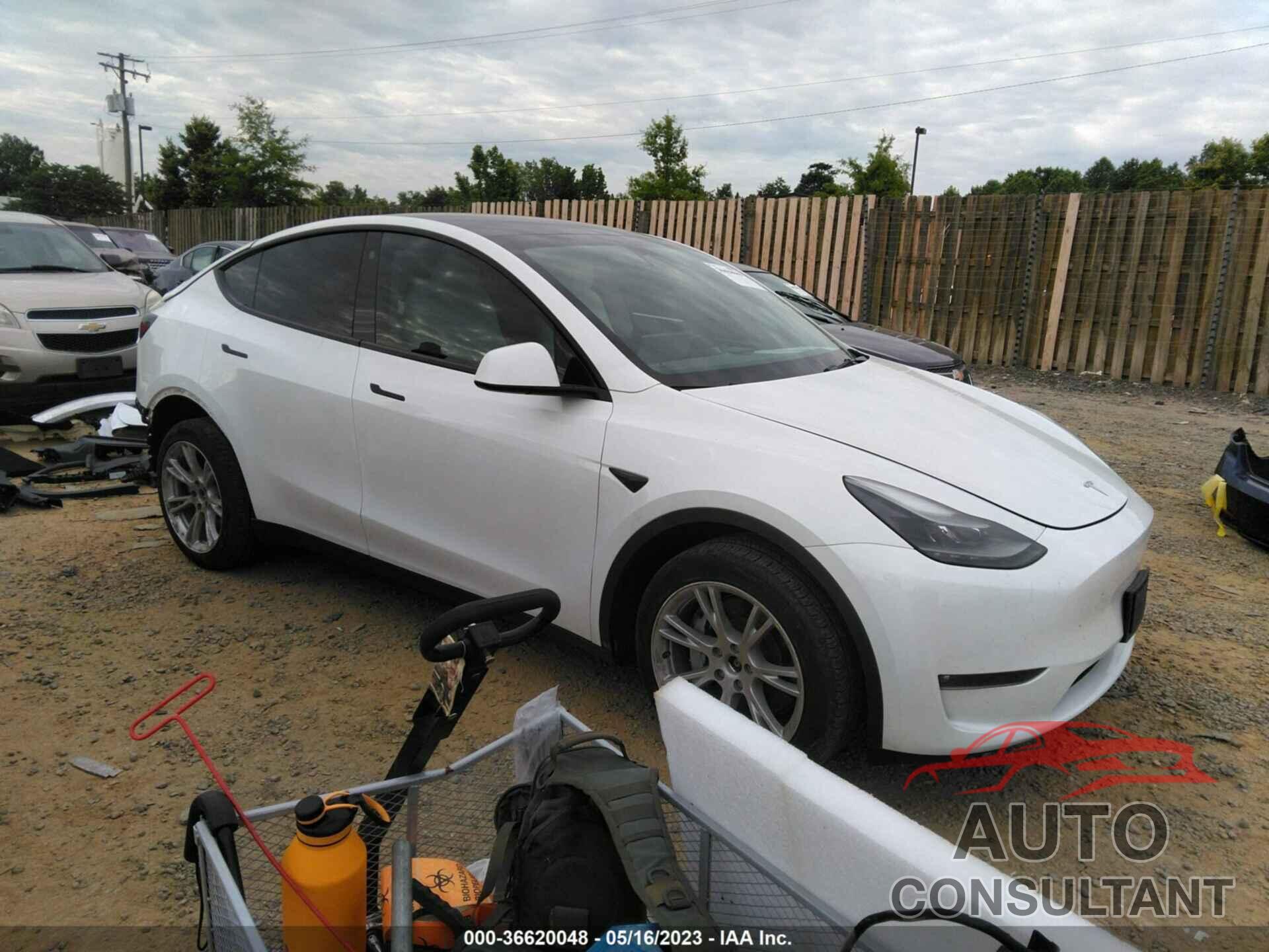 TESLA MODEL Y 2023 - 7SAYGDEE5PF703103