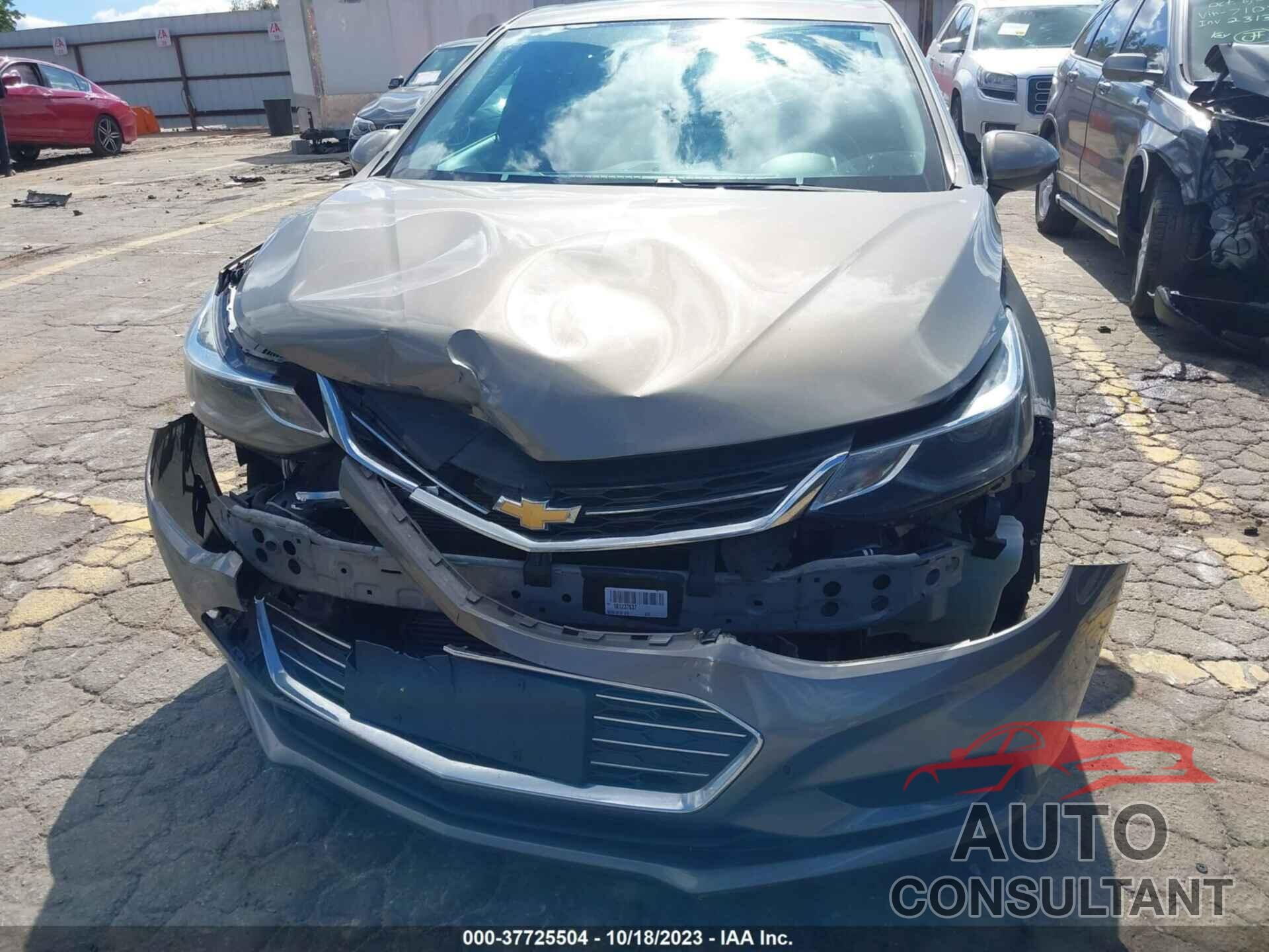 CHEVROLET CRUZE 2018 - 1G1BE5SM9J7237286