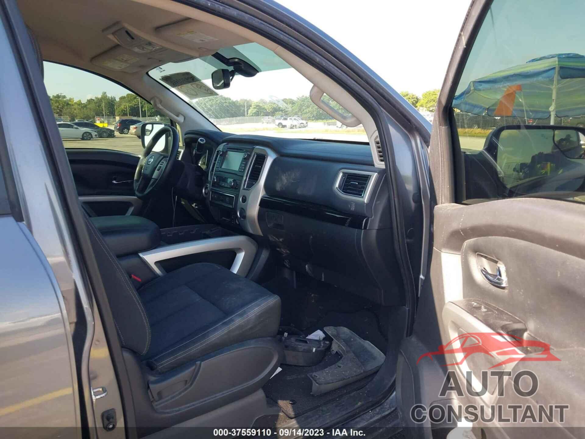 NISSAN TITAN 2018 - 1N6AA1E68JN533154