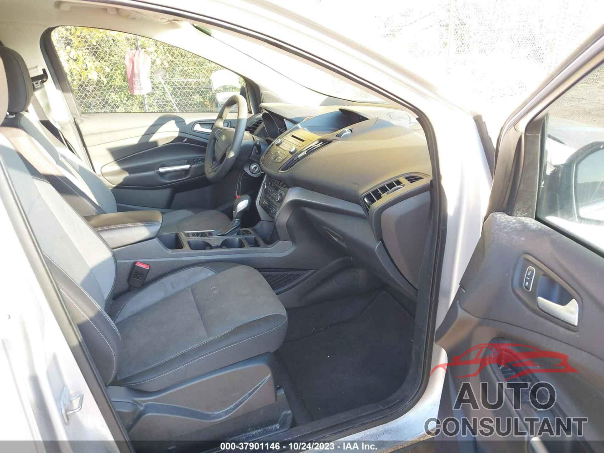FORD ESCAPE 2018 - 1FMCU9GD8JUD41831