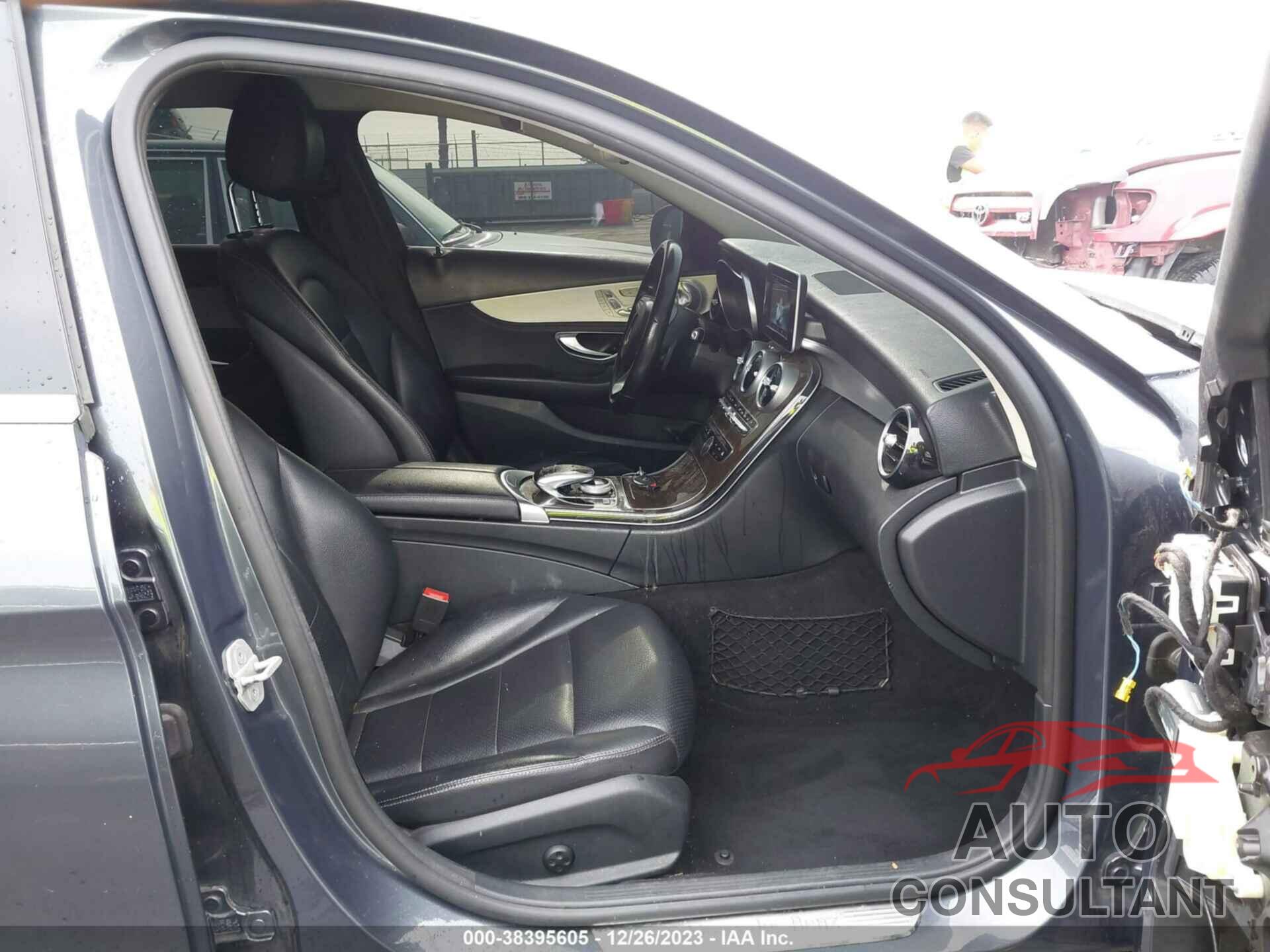 MERCEDES-BENZ C 300 2015 - 55SWF4JB1FU050883