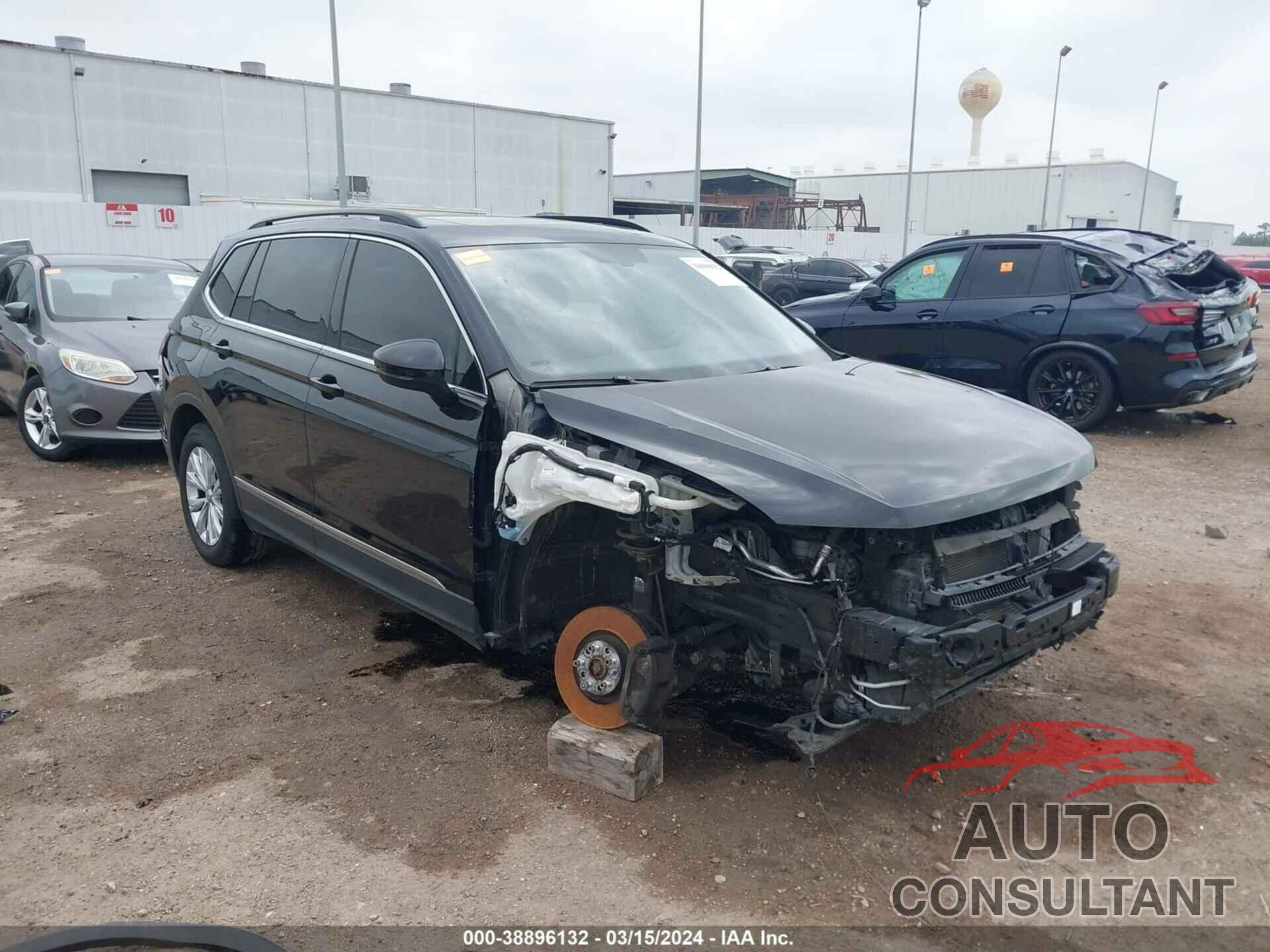 VOLKSWAGEN TIGUAN 2018 - 3VV3B7AX9JM011476