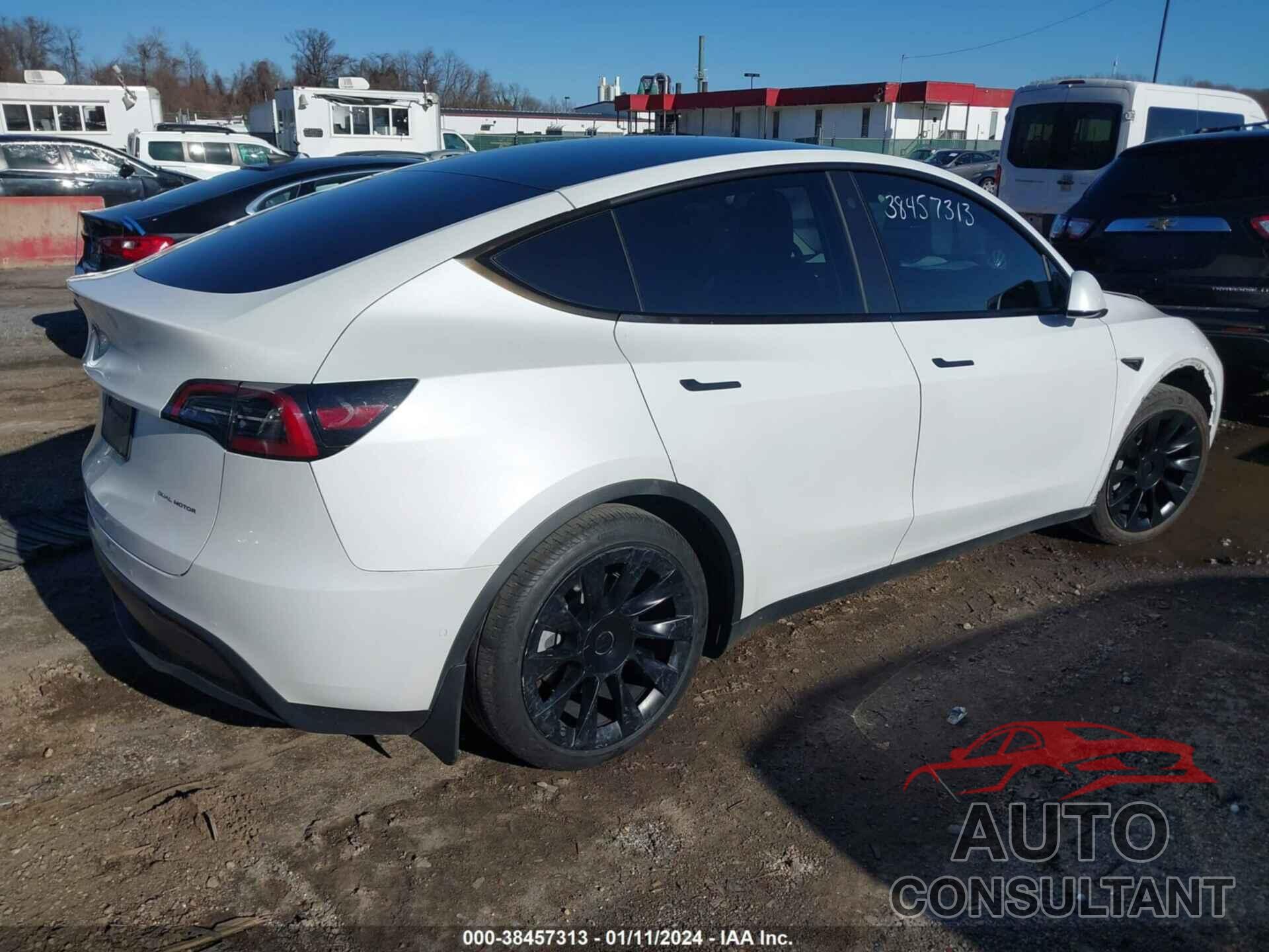 TESLA MODEL Y 2021 - 5YJYGAEE2MF181165