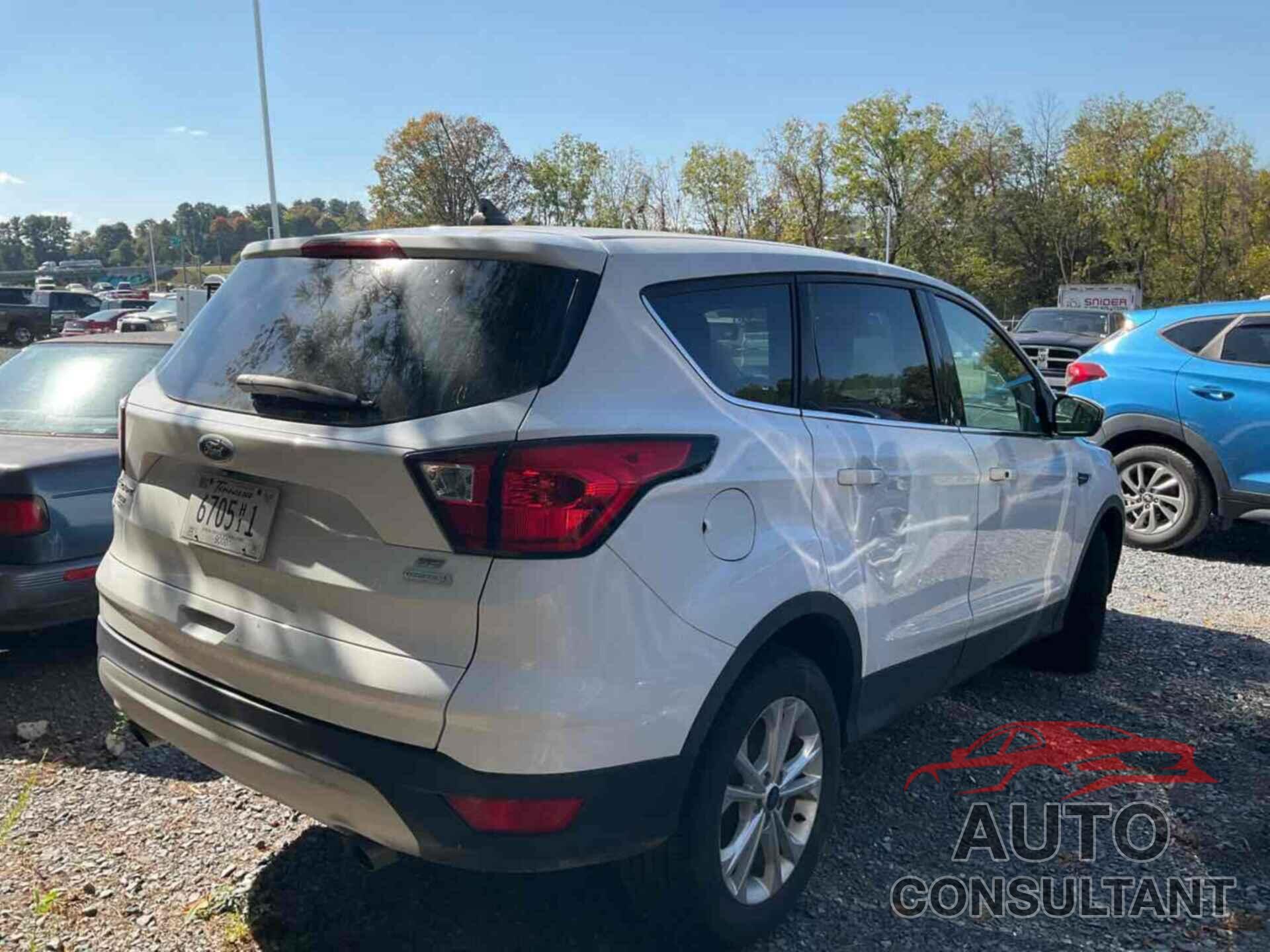 FORD ESCAPE 2019 - 1FMCU0GDXKUA36828