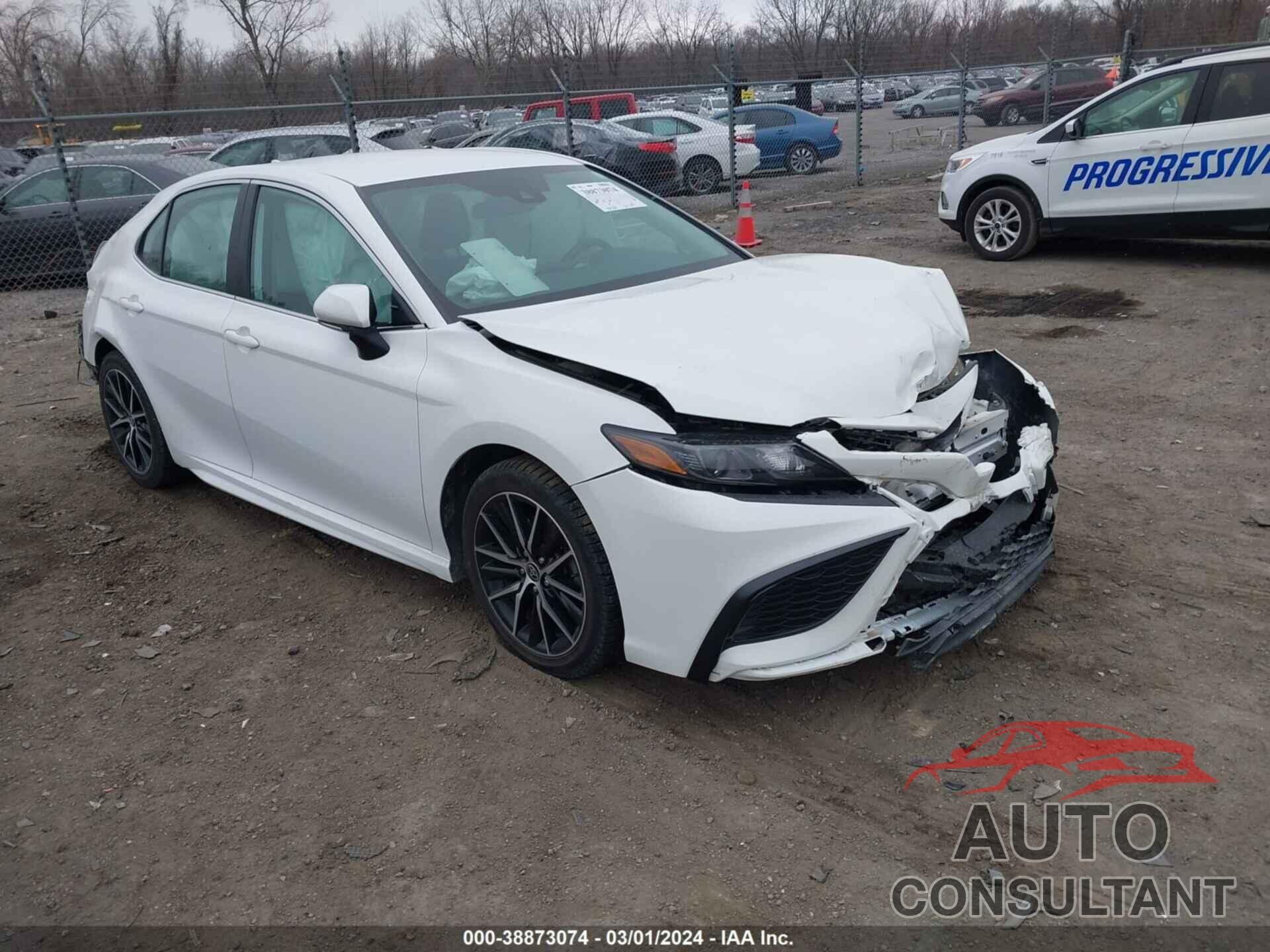 TOYOTA CAMRY 2021 - 4T1G11AK5MU531836