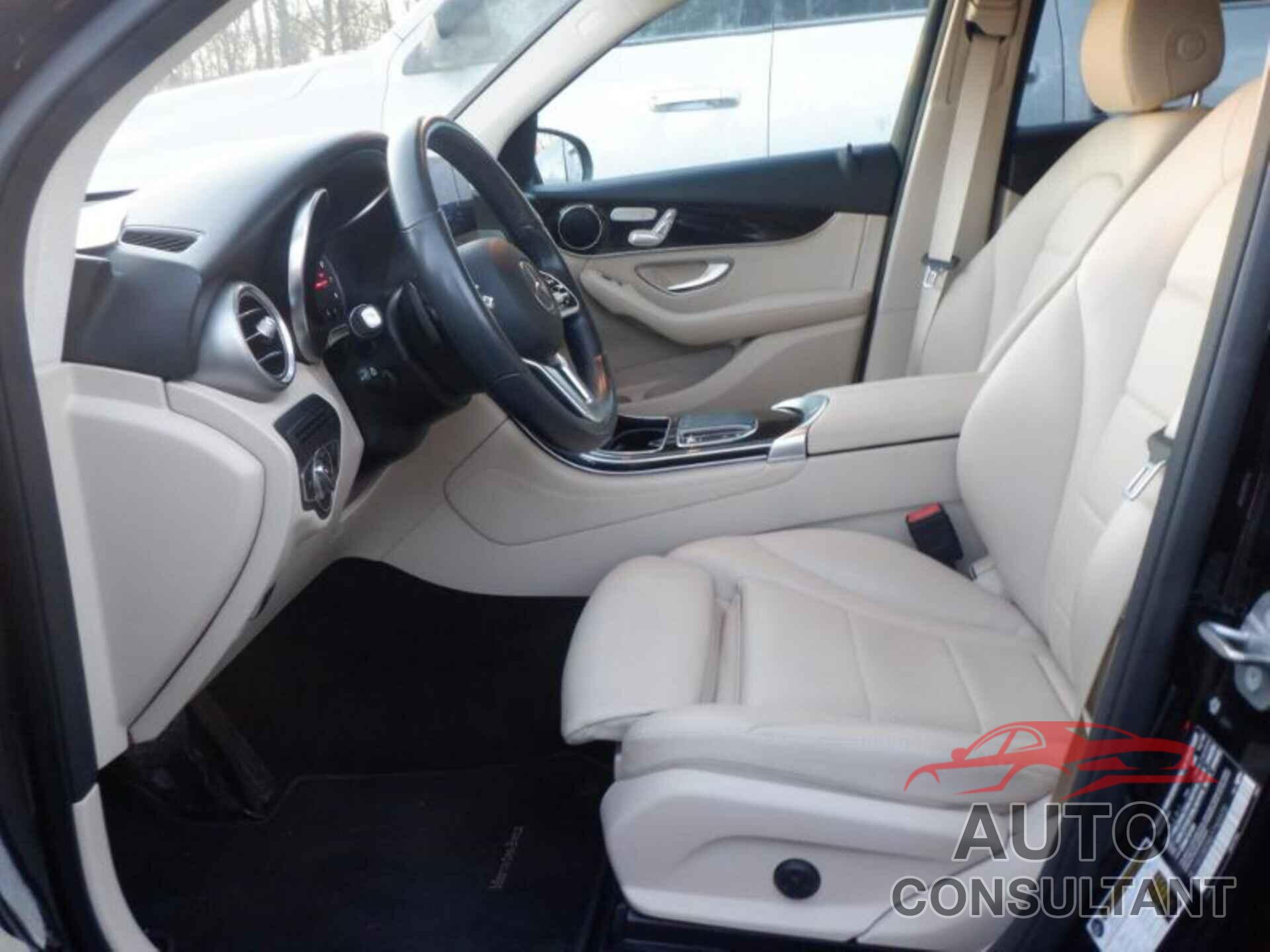 MERCEDES-BENZ GLC 300 2020 - W1N0G8EB8LF765570