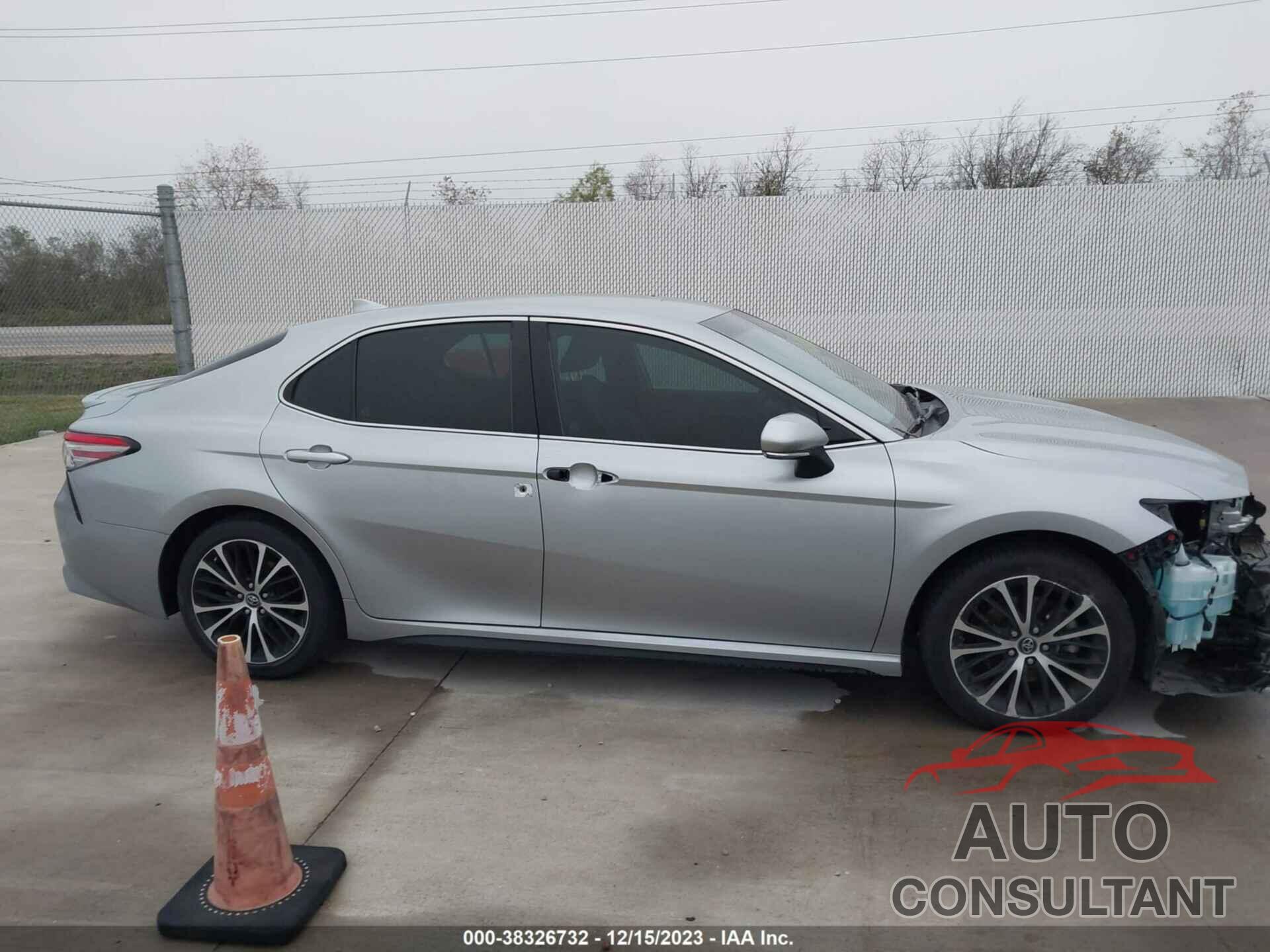 TOYOTA CAMRY 2019 - 4T1B11HK1KU277202