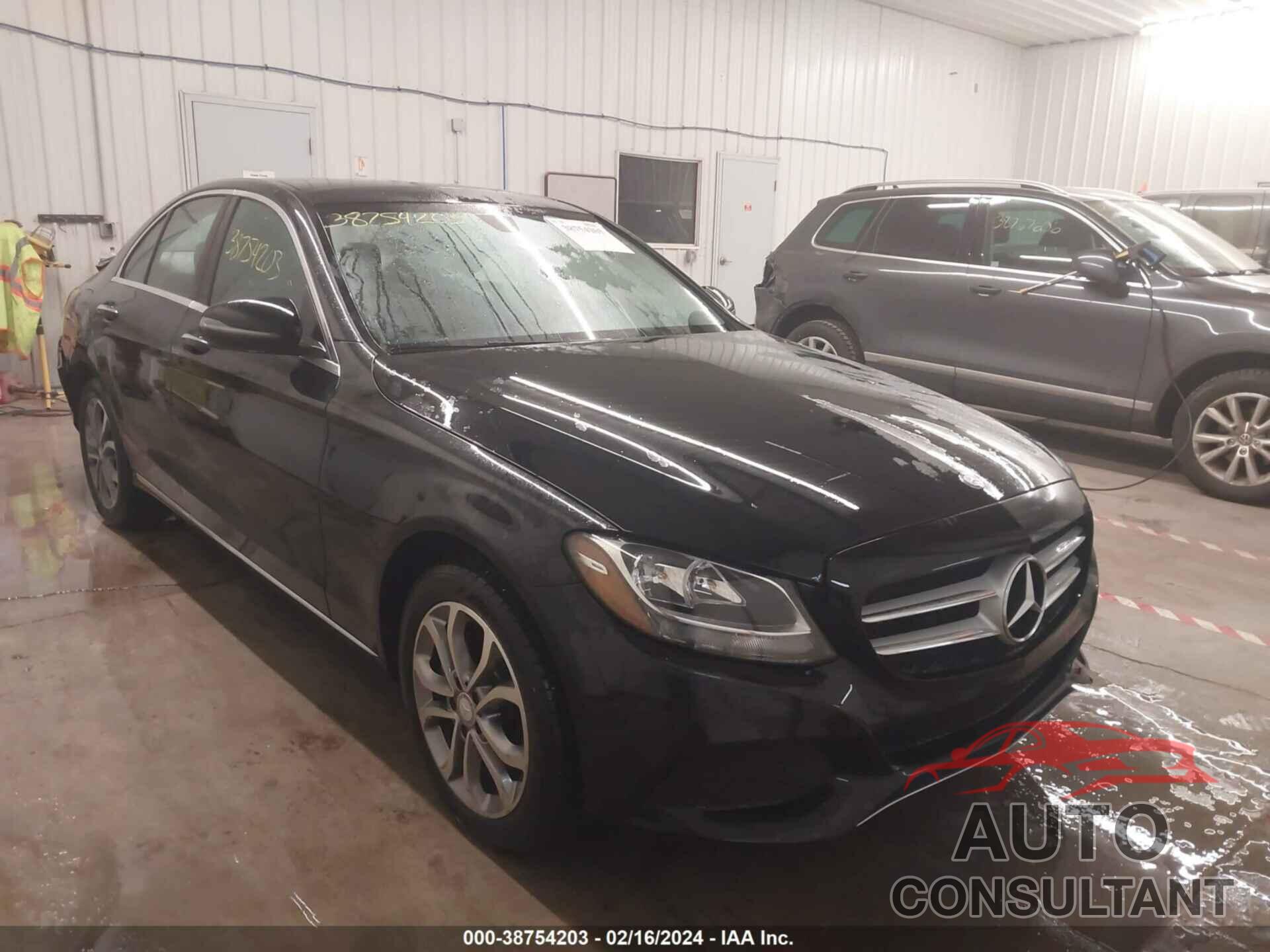 MERCEDES-BENZ C 300 2016 - 55SWF4KB3GU107522