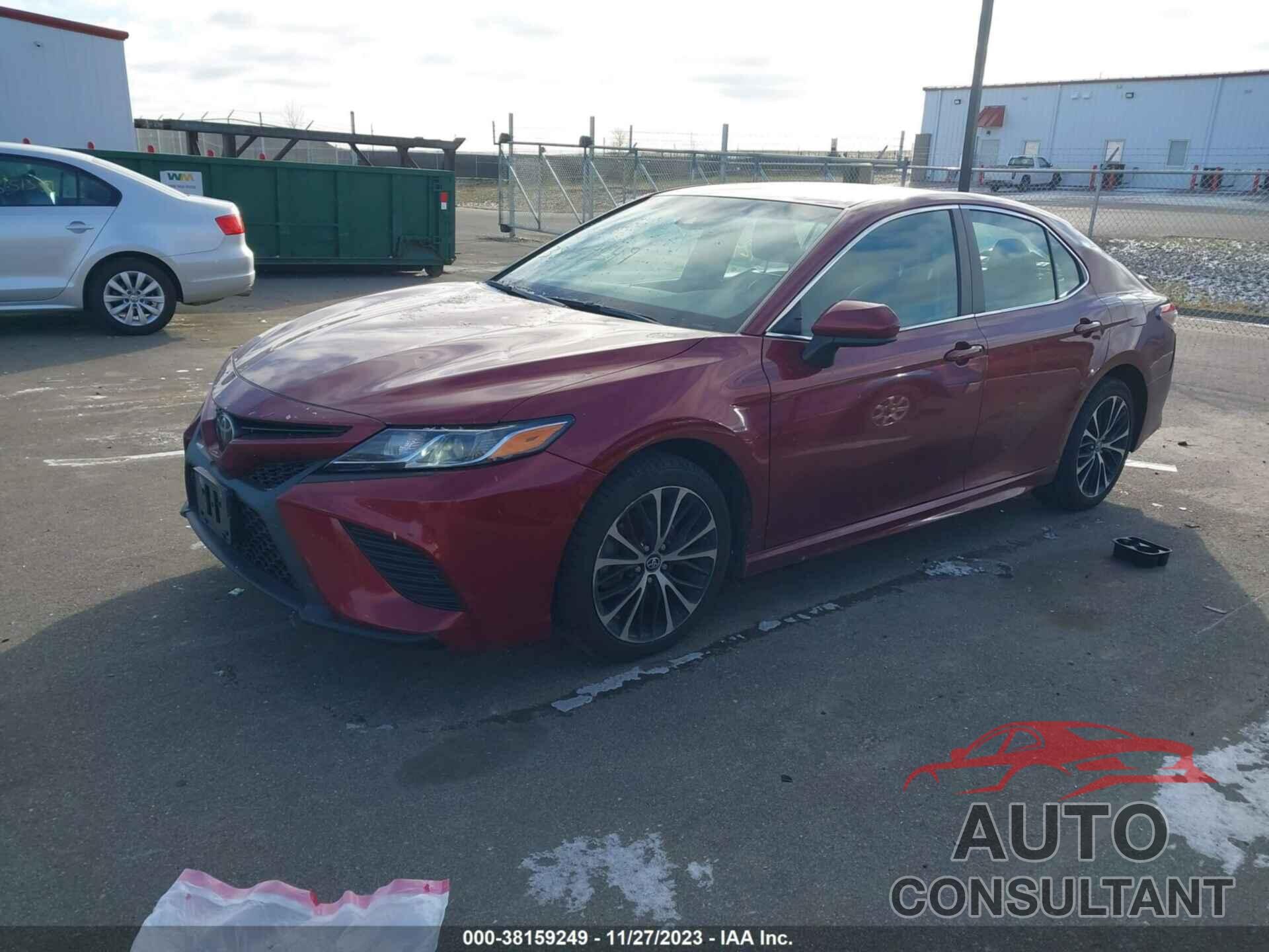 TOYOTA CAMRY 2018 - 4T1B11HK8JU560078