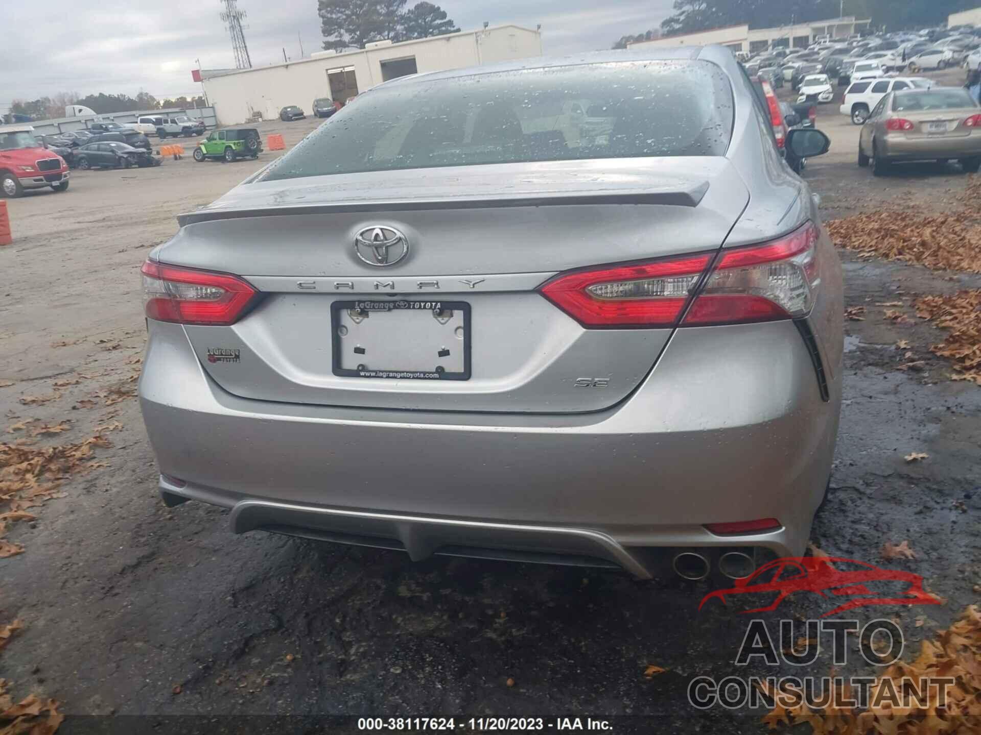 TOYOTA CAMRY 2018 - 4T1B11HK9JU643471