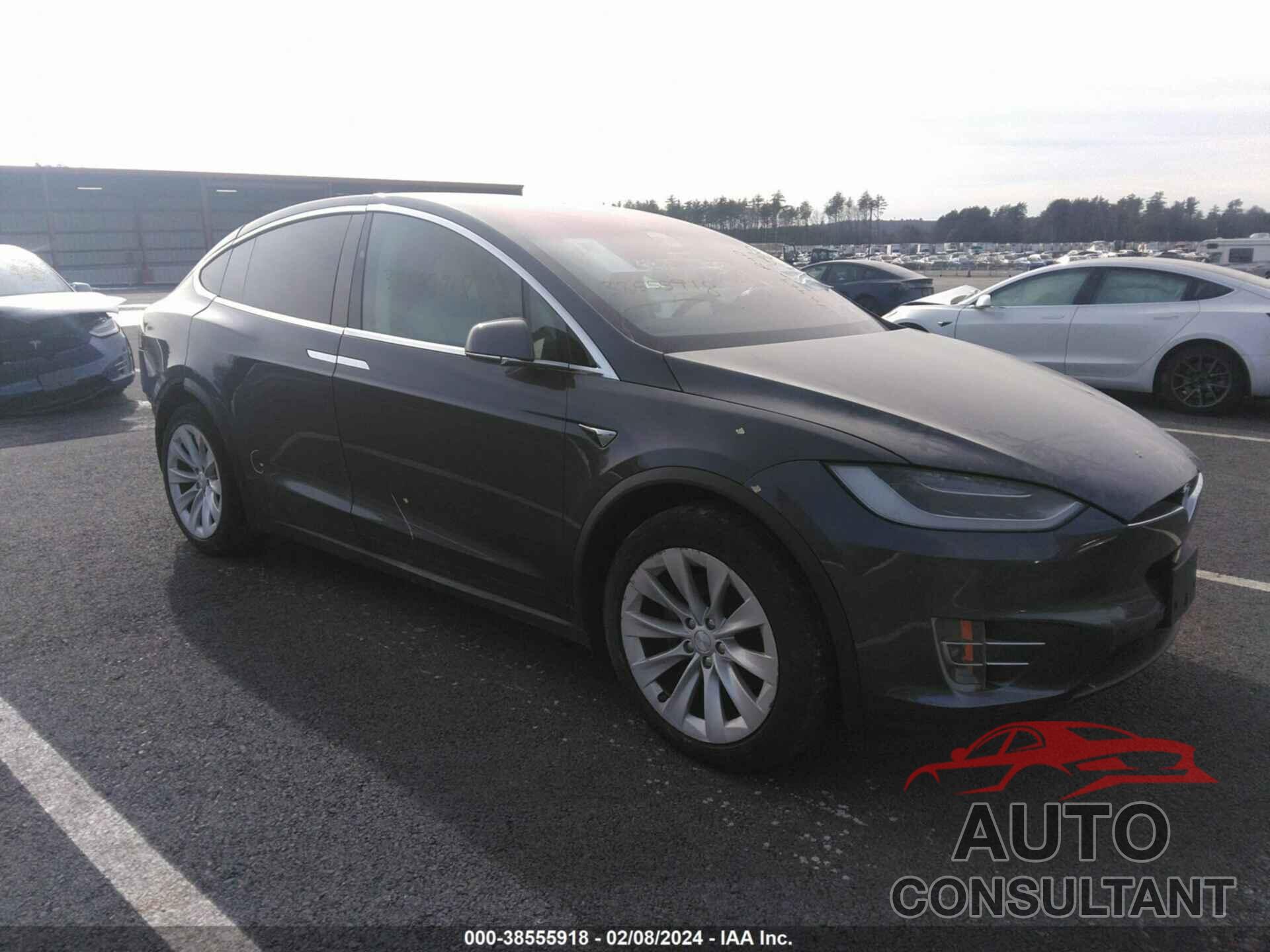 TESLA MODEL X 2018 - 5YJXCAE28JF088983