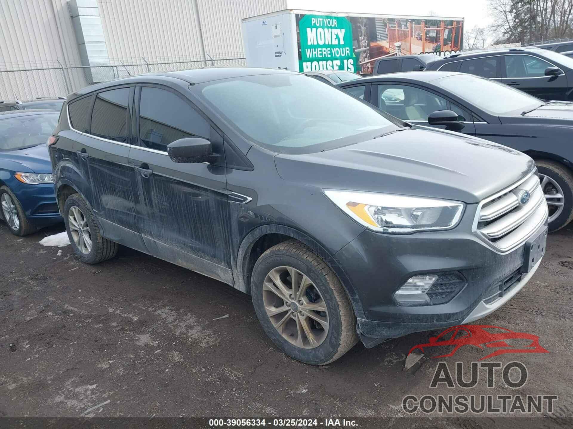 FORD ESCAPE 2017 - 1FMCU9GD5HUE18570