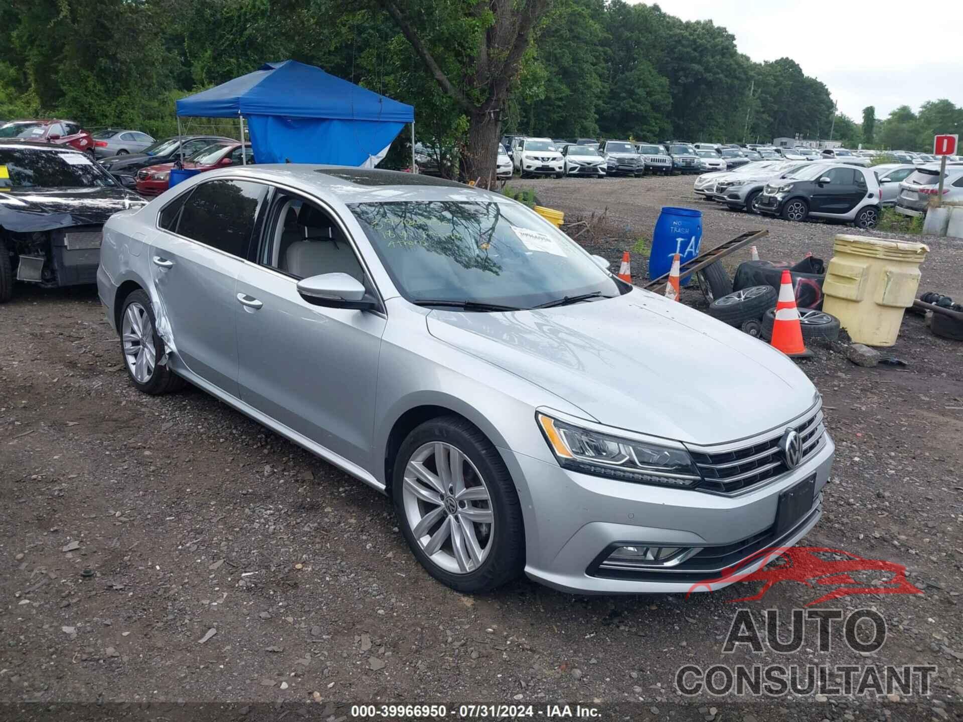 VOLKSWAGEN PASSAT 2018 - 1VWBA7A30JC024920