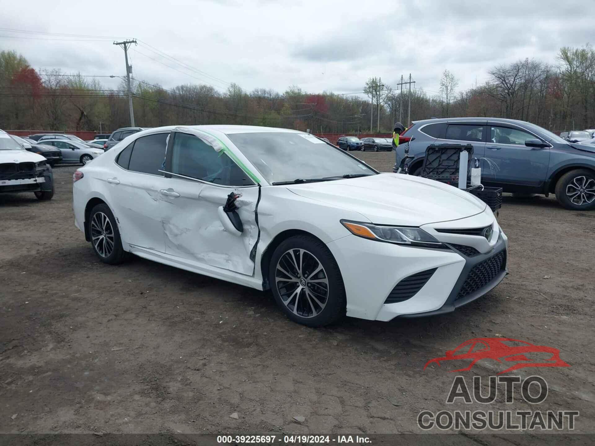 TOYOTA CAMRY 2019 - 4T1B11HK3KU744698