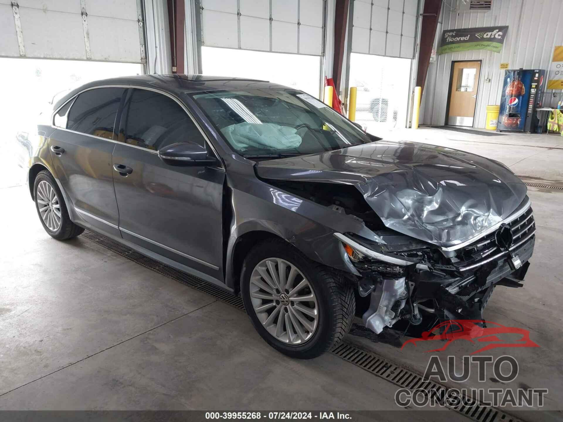 VOLKSWAGEN PASSAT 2016 - 1VWBS7A33GC058016