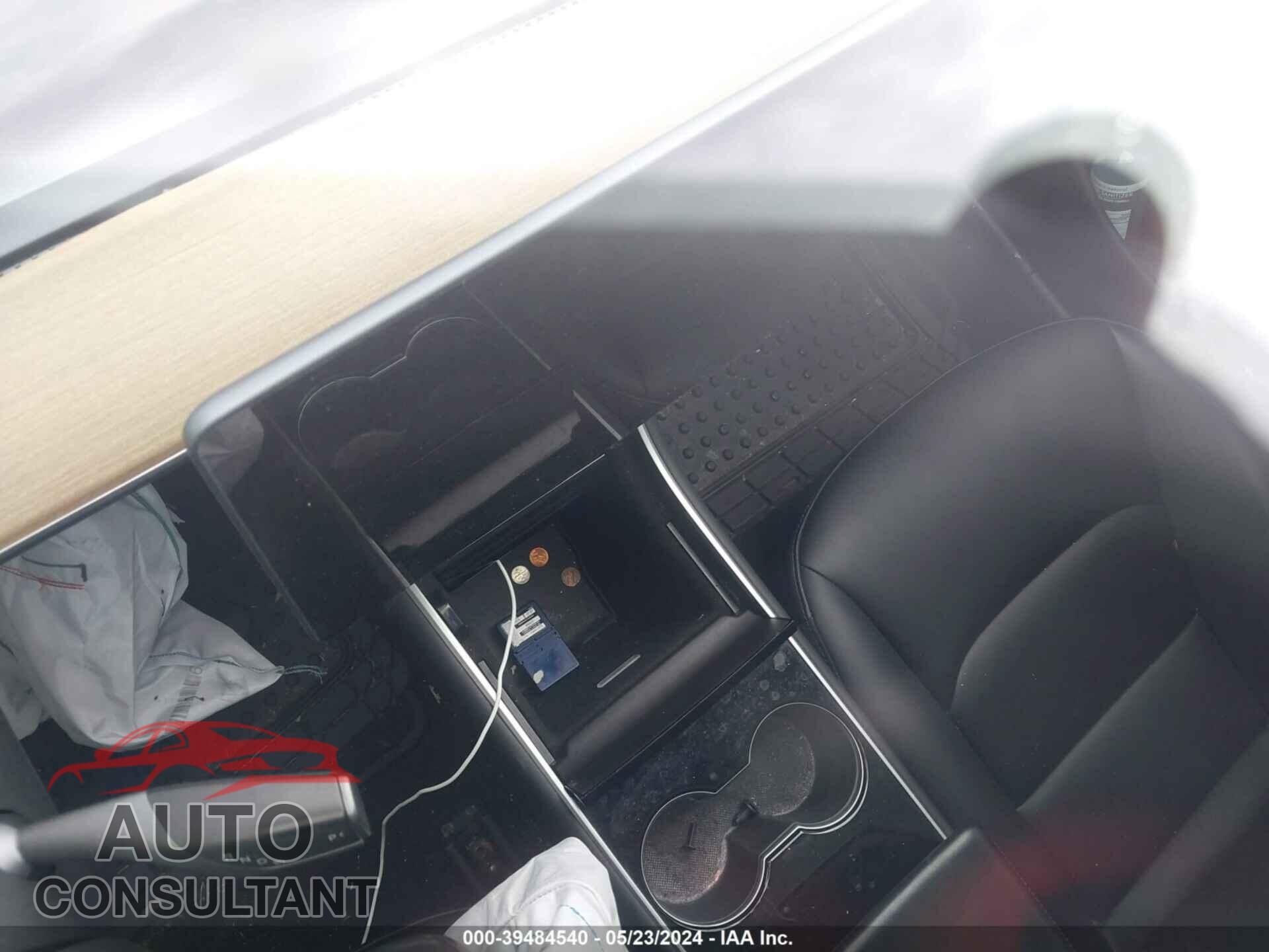 TESLA MODEL 3 2018 - 5YJ3E1EA5JF152770