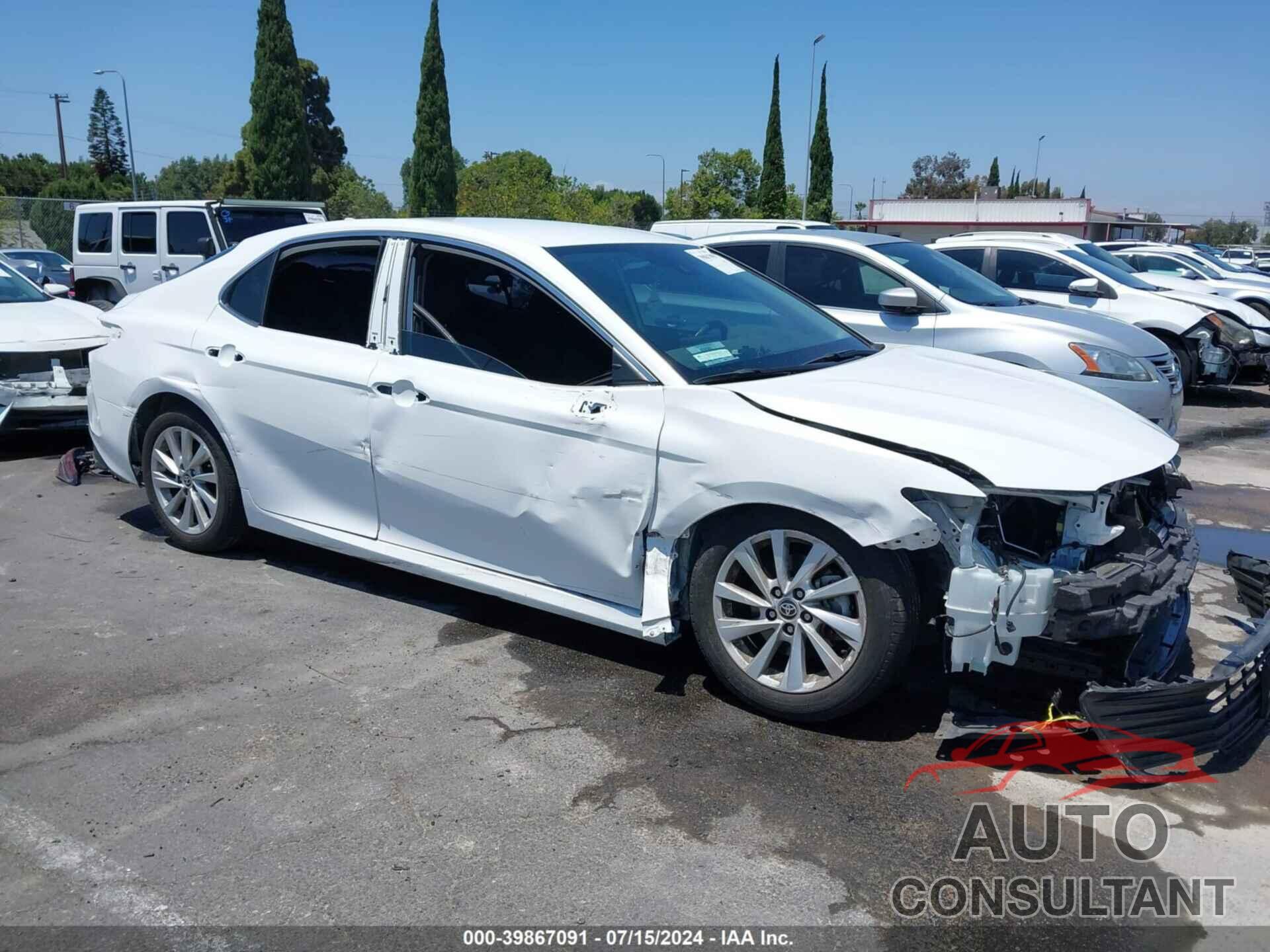 TOYOTA CAMRY 2022 - 4T1C11AK2NU629996