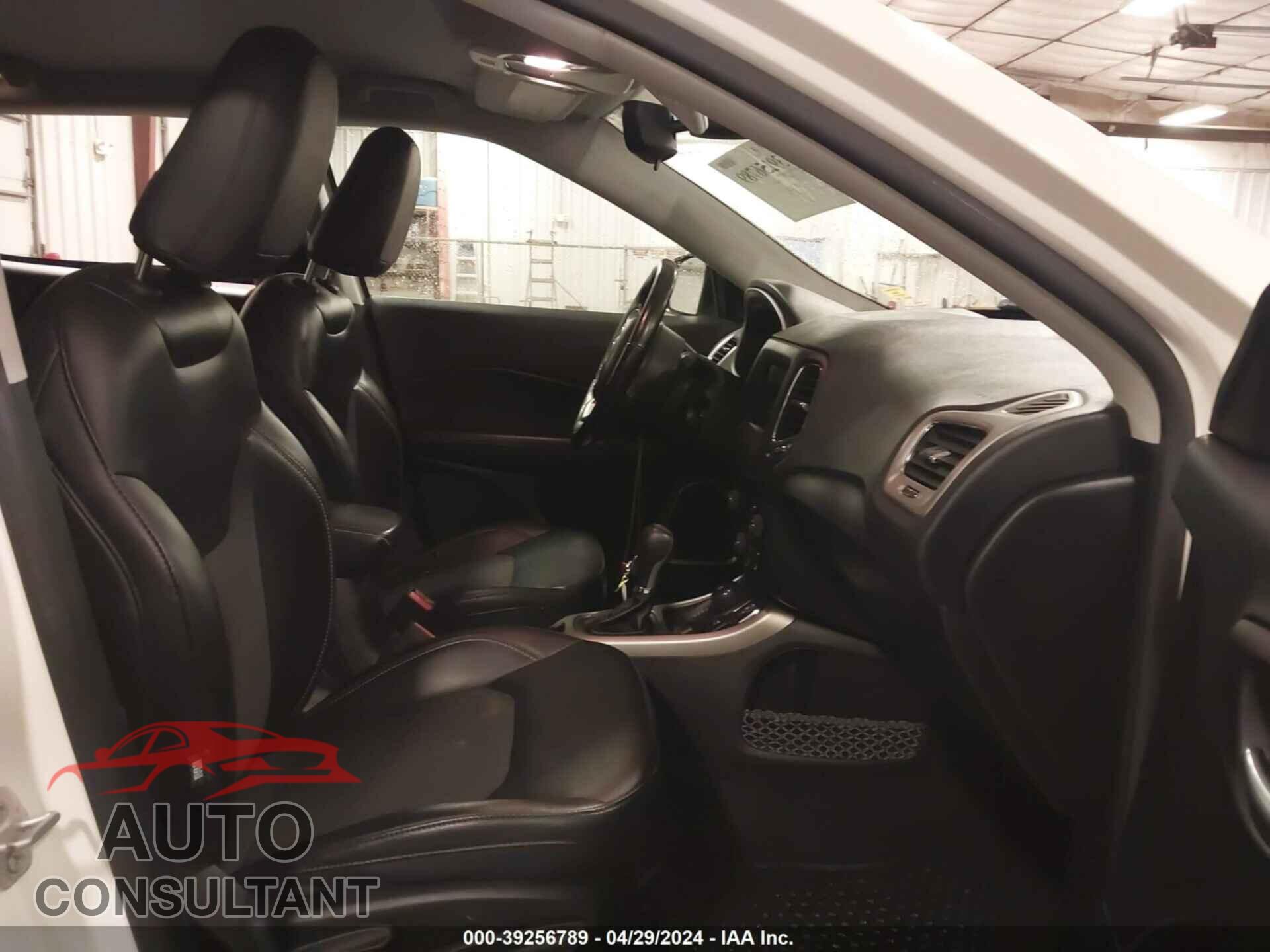 JEEP COMPASS 2020 - 3C4NJDBB9LT150138