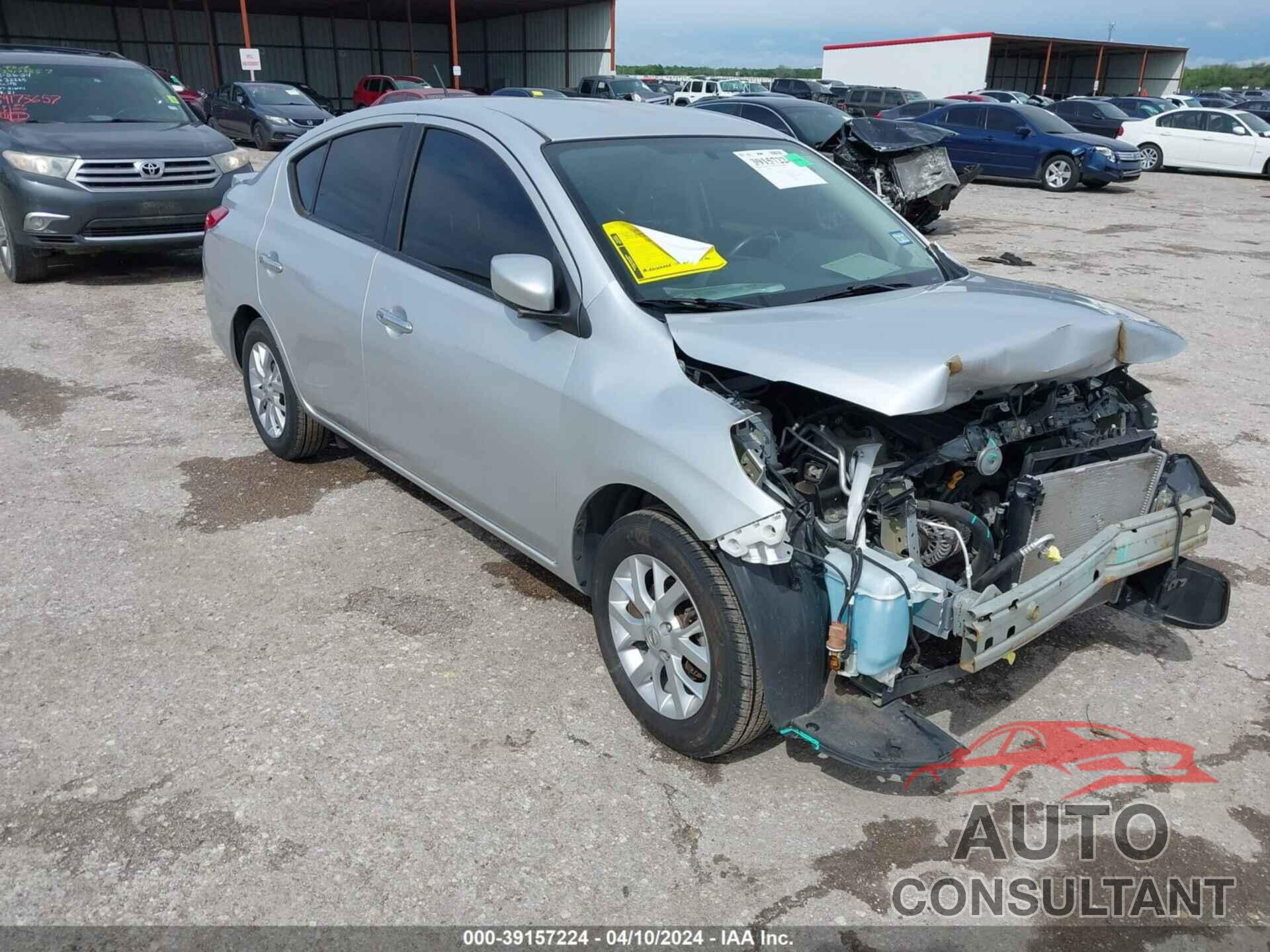 NISSAN VERSA 2018 - 3N1CN7AP9JL813590