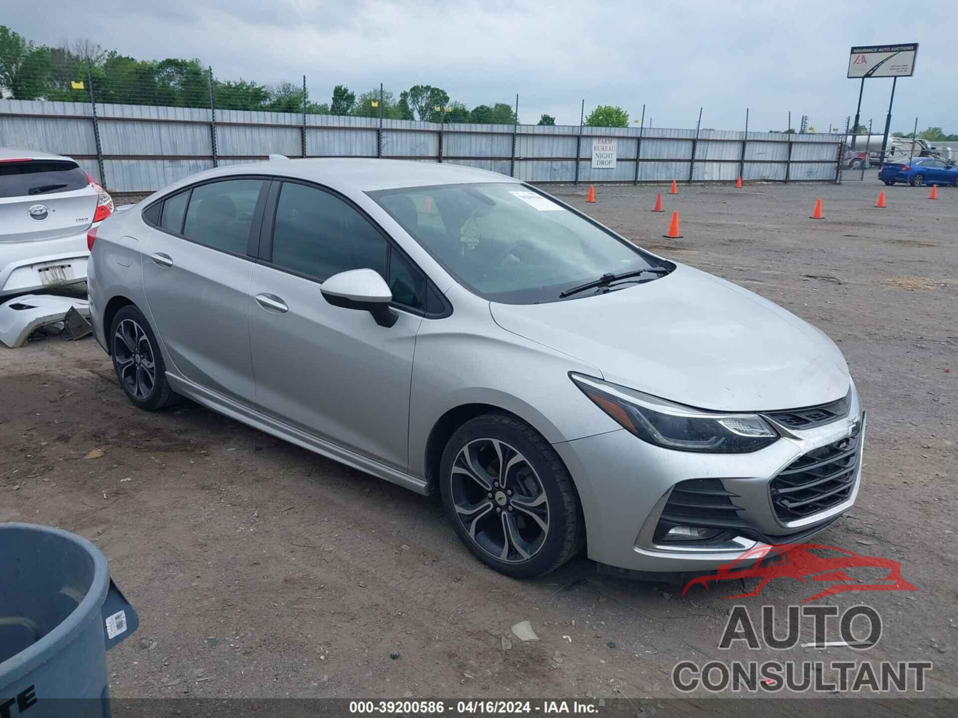 CHEVROLET CRUZE 2019 - 1G1BE5SM8K7140405