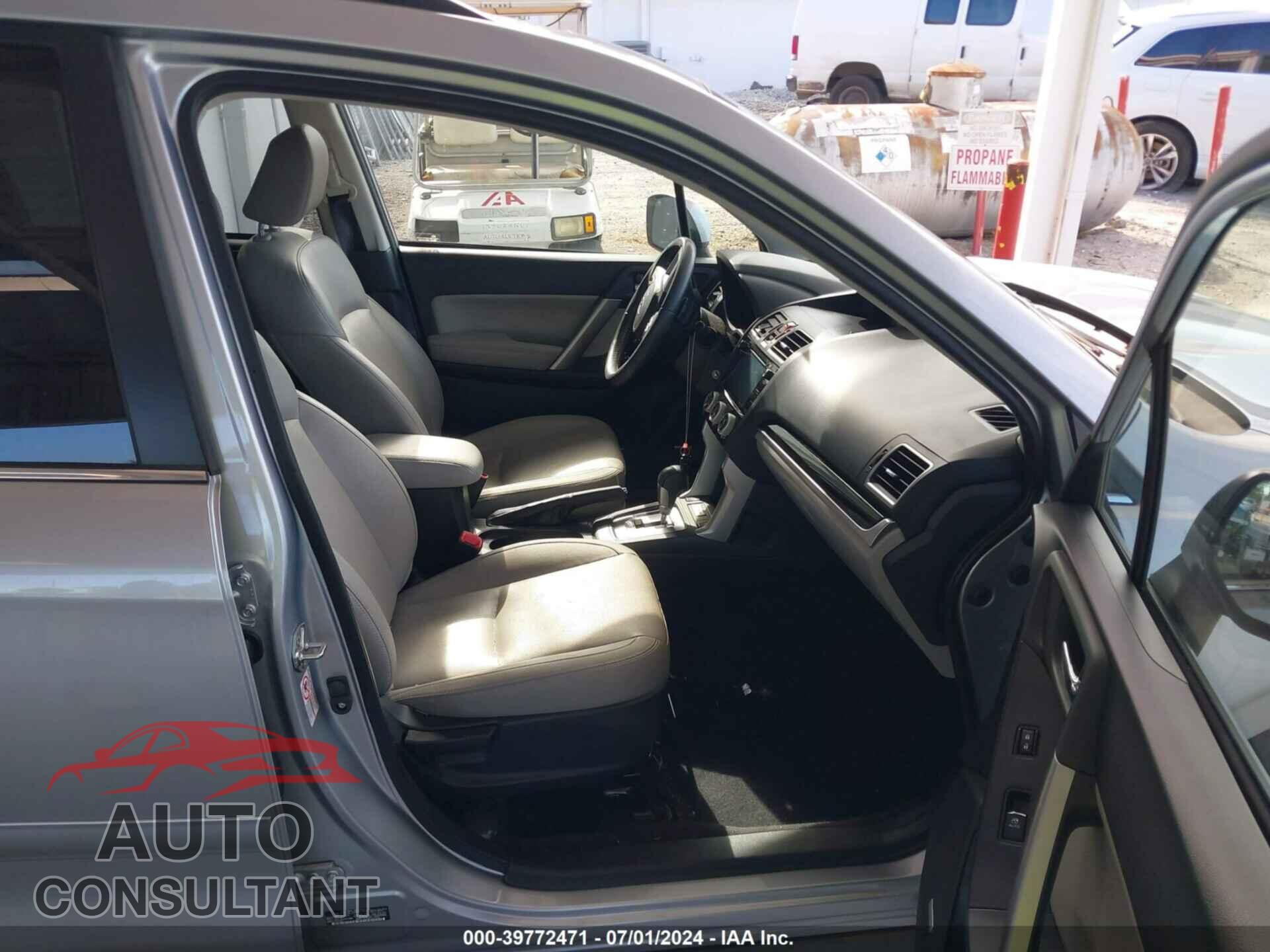 SUBARU FORESTER 2017 - JF2SJALC0HH413892