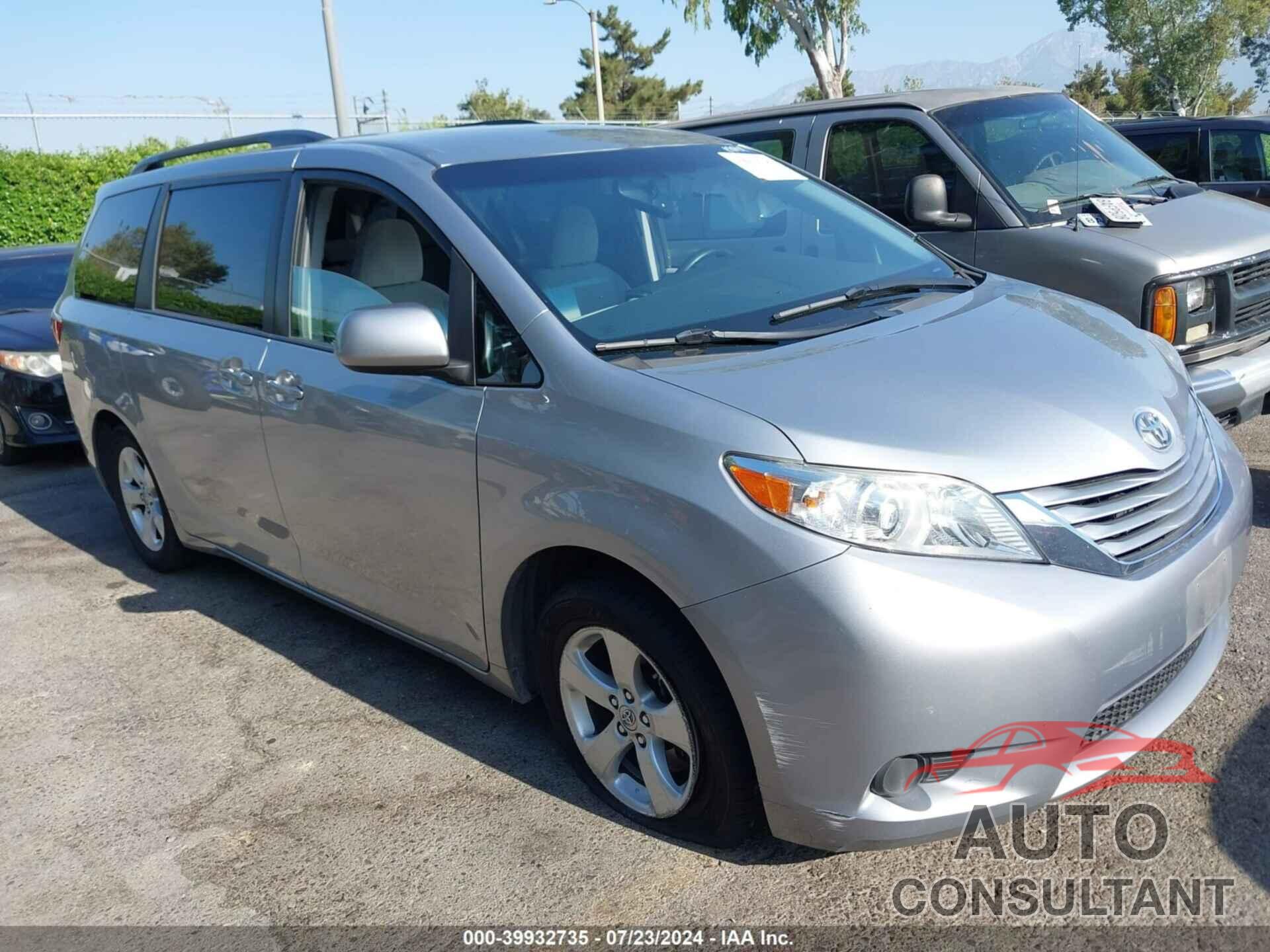 TOYOTA SIENNA 2017 - 5TDKZ3DC7HS884841