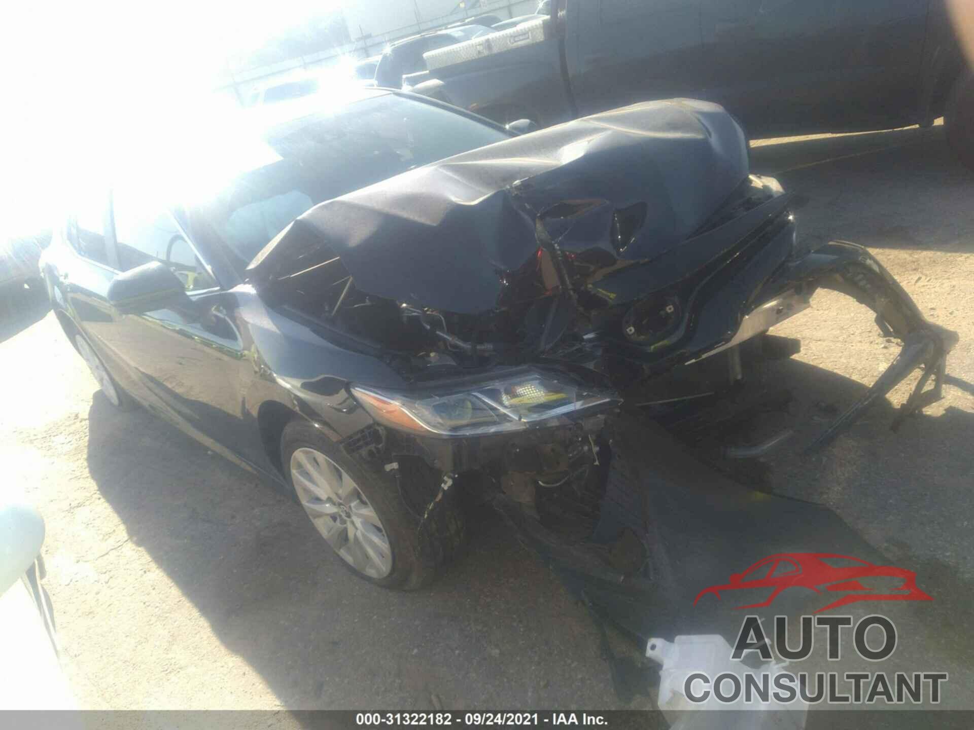TOYOTA CAMRY 2018 - 4T1B11HK4JU152354