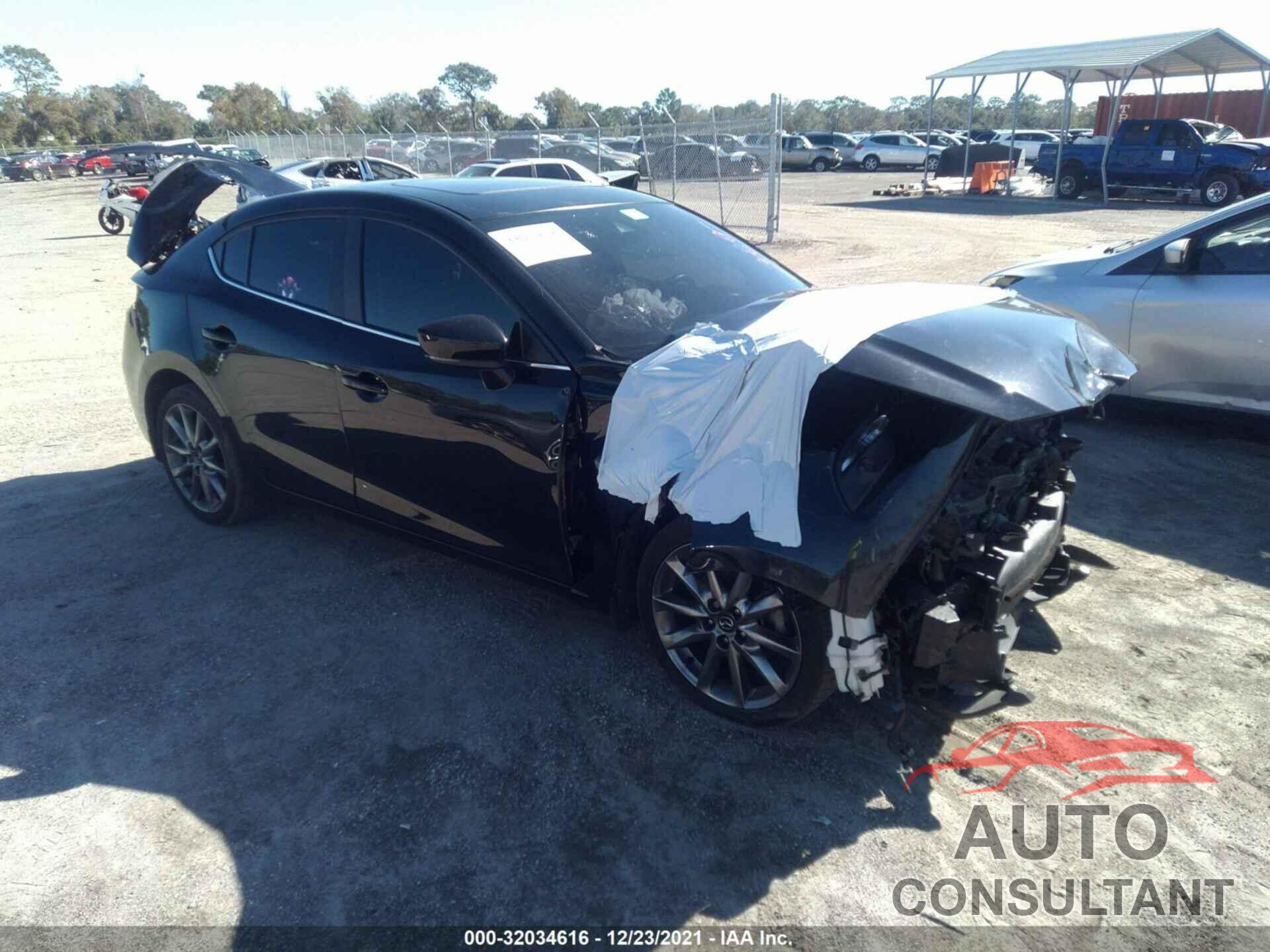 MAZDA MAZDA3 4-DOOR 2018 - 3MZBN1W39JM194699