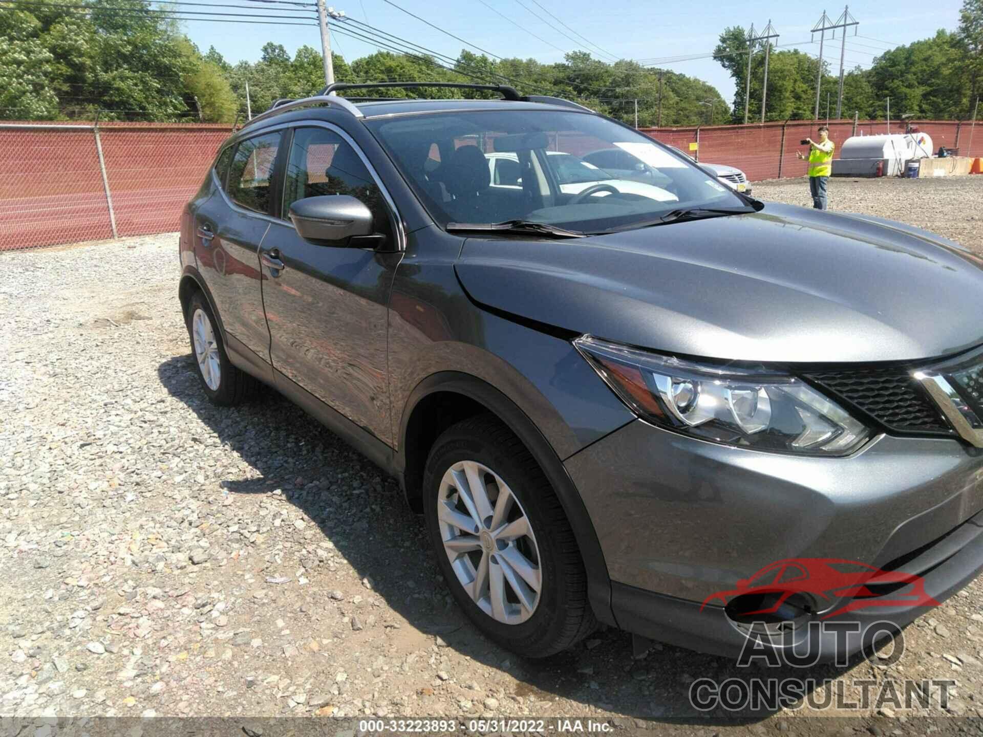 NISSAN ROGUE SPORT 2018 - JN1BJ1CR2JW284500