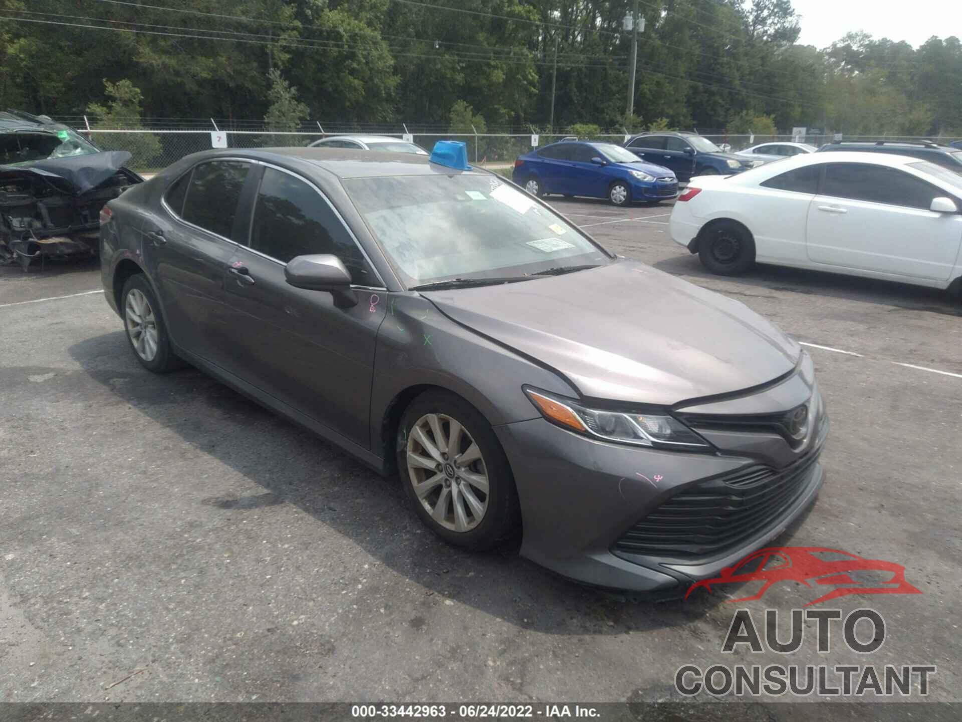 TOYOTA CAMRY 2018 - 4T1B11HK7JU088956