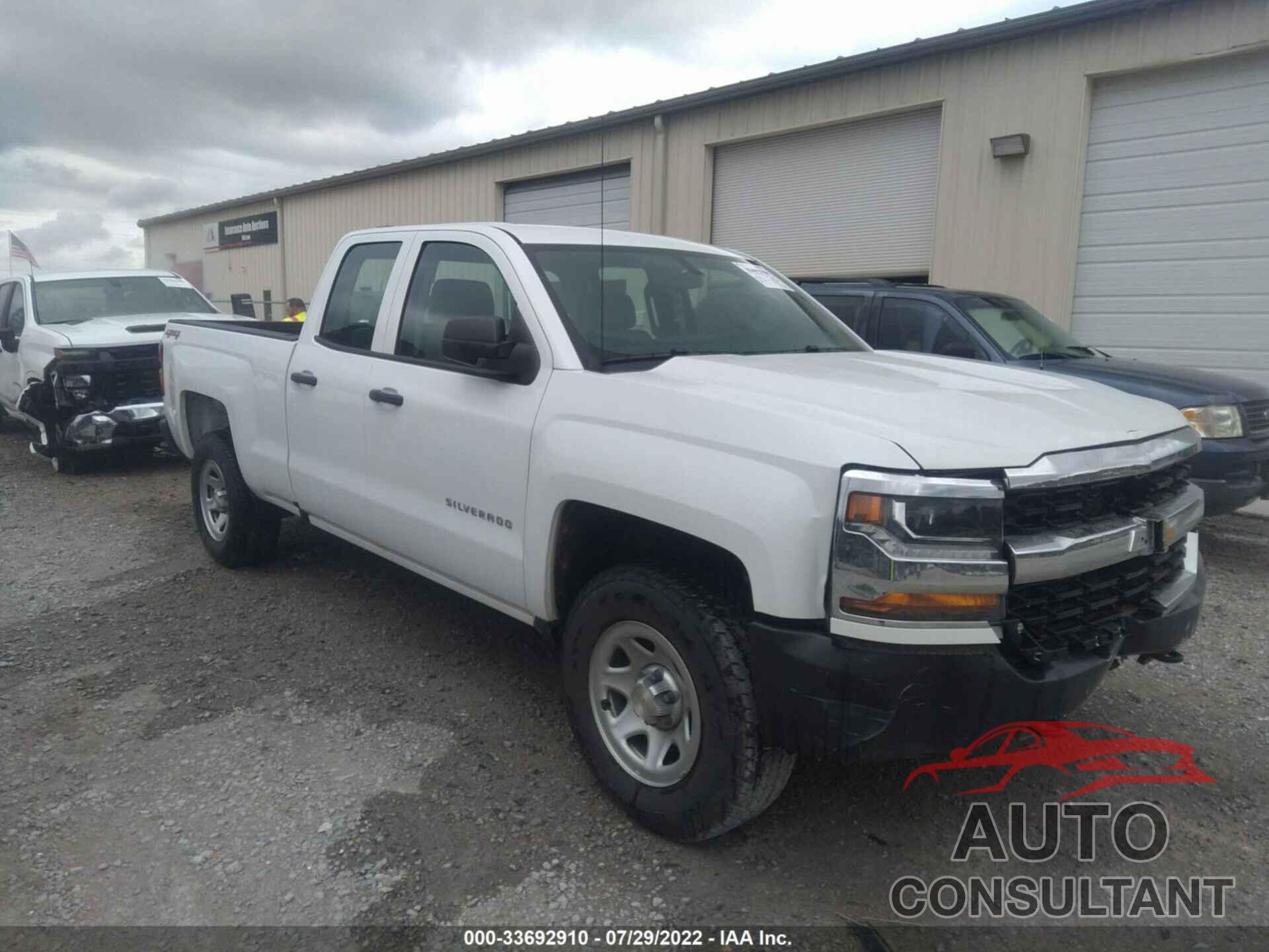 CHEVROLET SILVERADO 1500 2018 - 1GCVKNEC0JZ337278