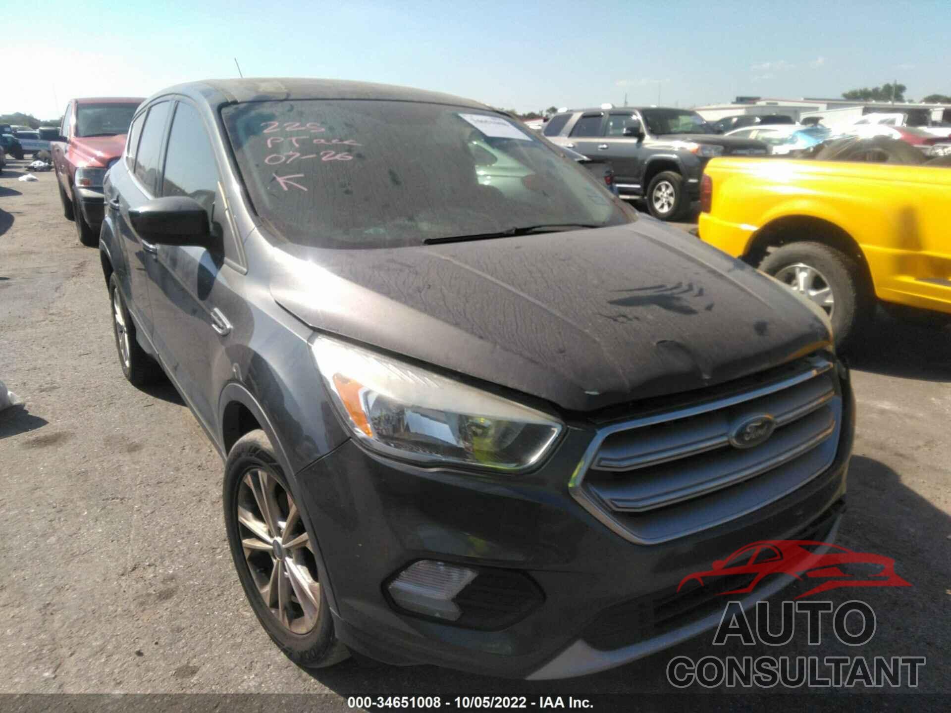 FORD ESCAPE 2017 - 1FMCU0GD3HUA13724