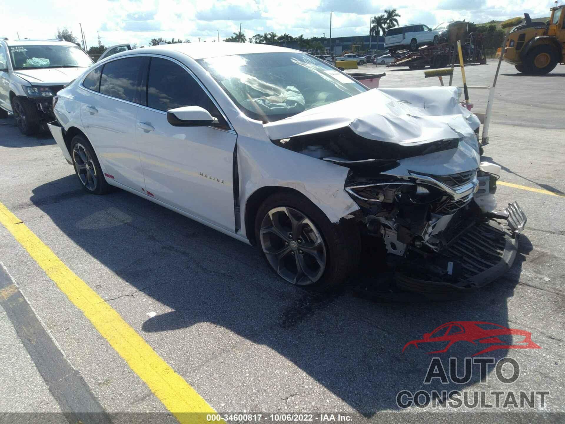 CHEVROLET MALIBU 2020 - 1G1ZD5ST5LF116773