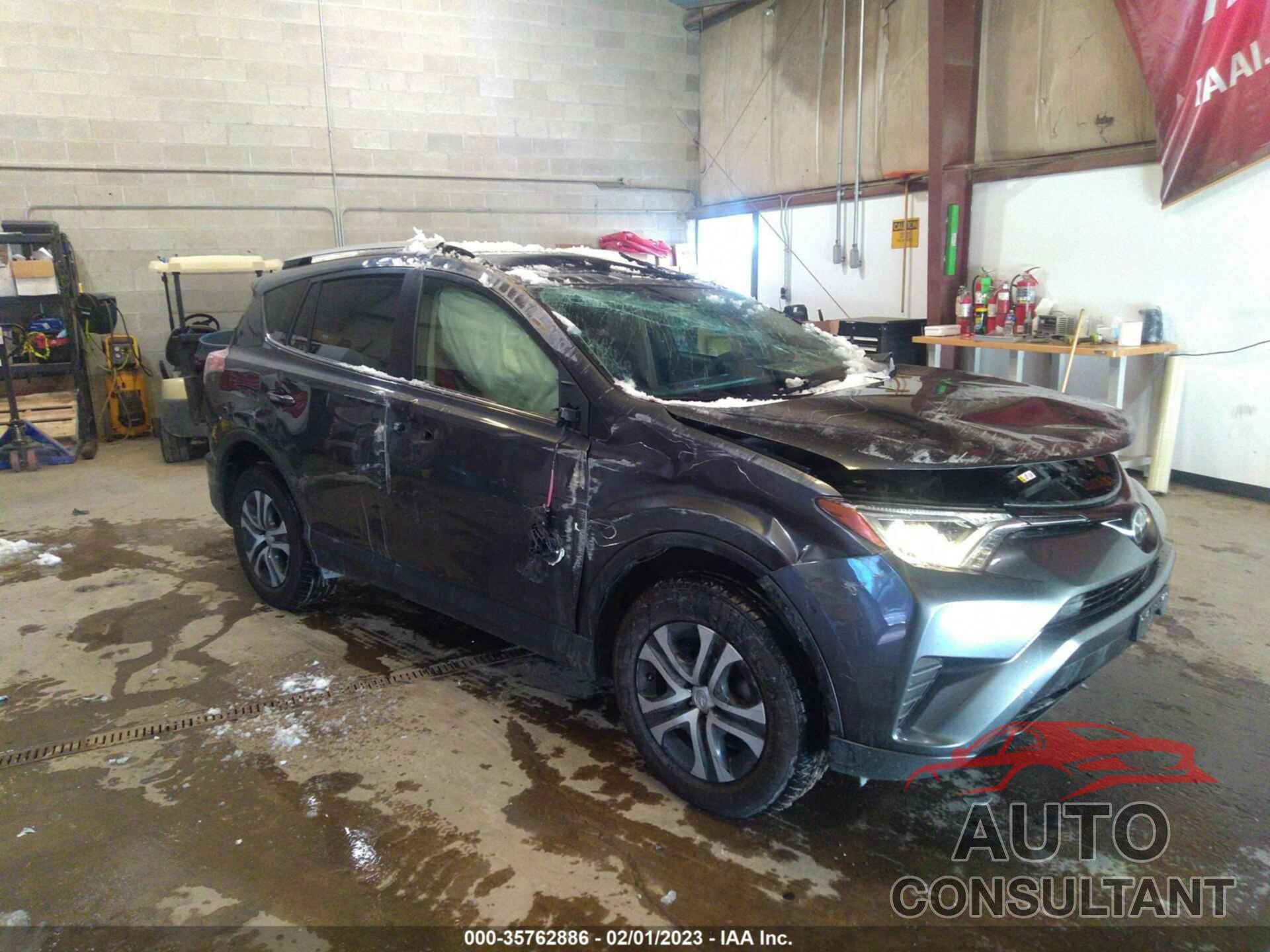 TOYOTA RAV4 2018 - JTMBFREV6JD242141
