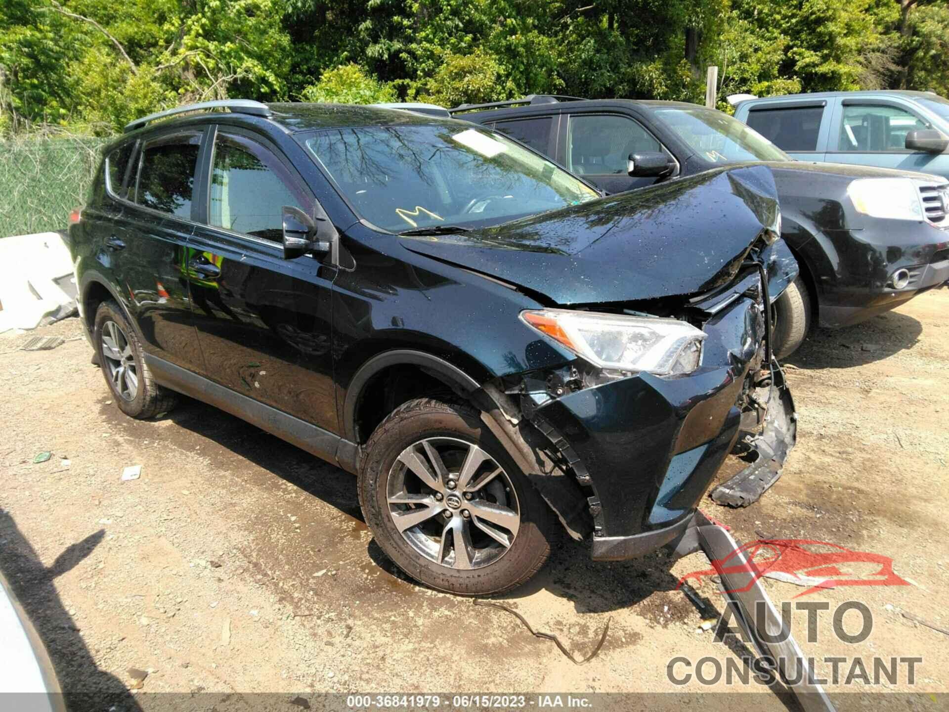 TOYOTA RAV4 2017 - JTMRFREV4HD220468