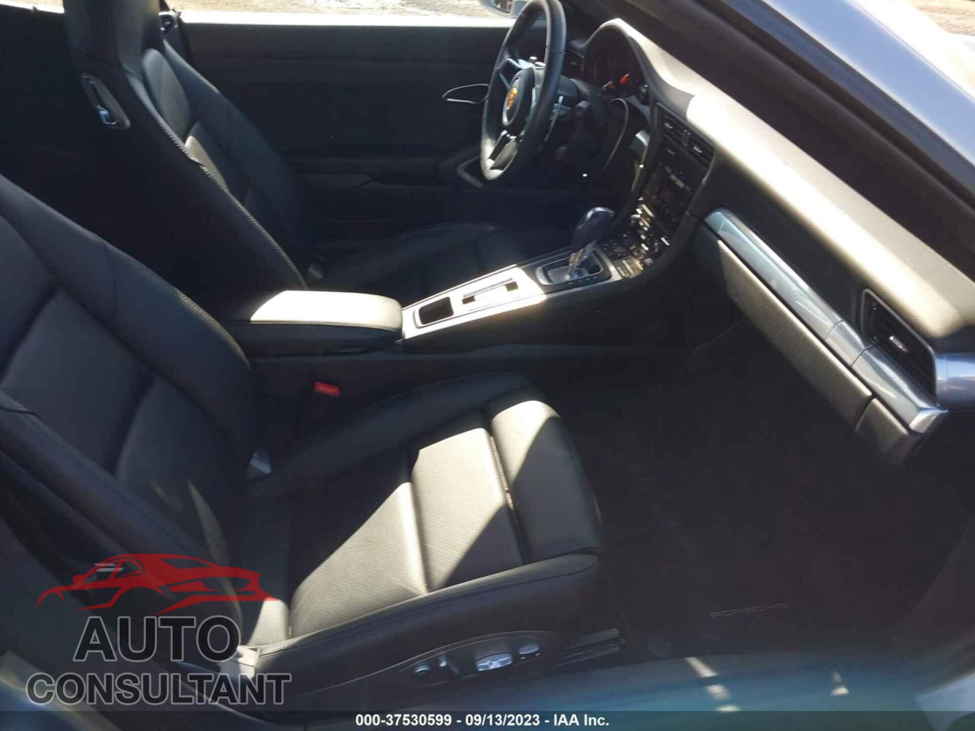 PORSCHE 911 2017 - WP0CA2A93HS141163
