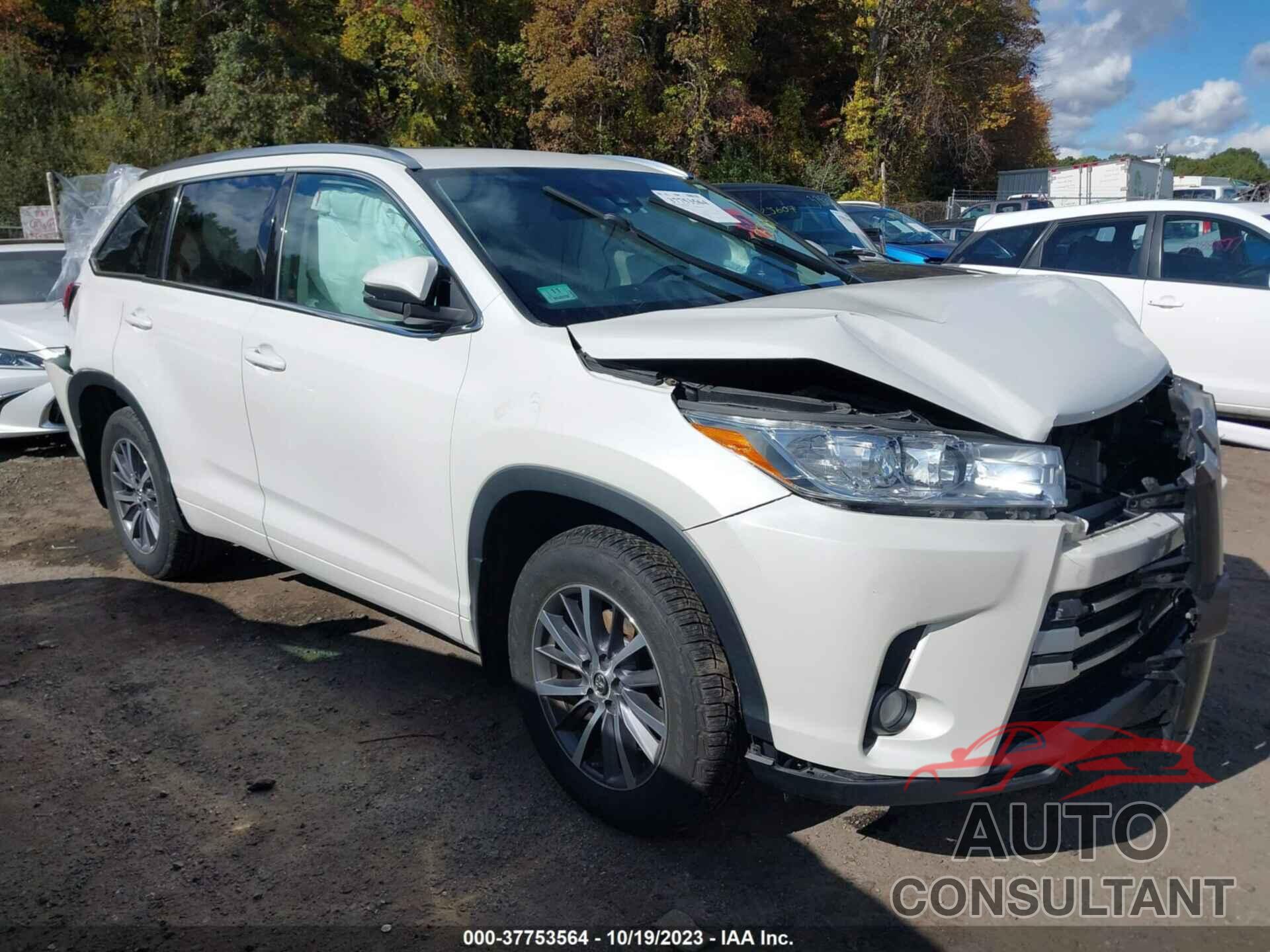 TOYOTA HIGHLANDER 2018 - 5TDJZRFH1JS816774