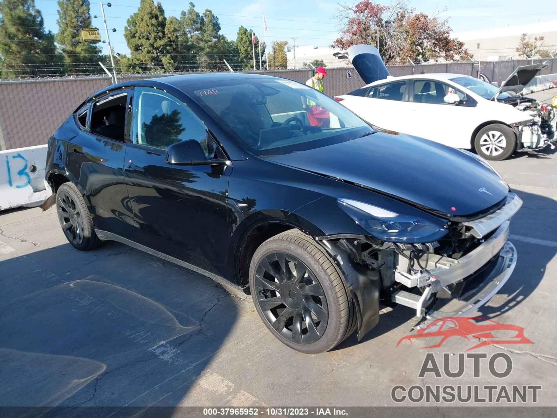 TESLA MODEL Y 2023 - 7SAYGDEE2PF858028
