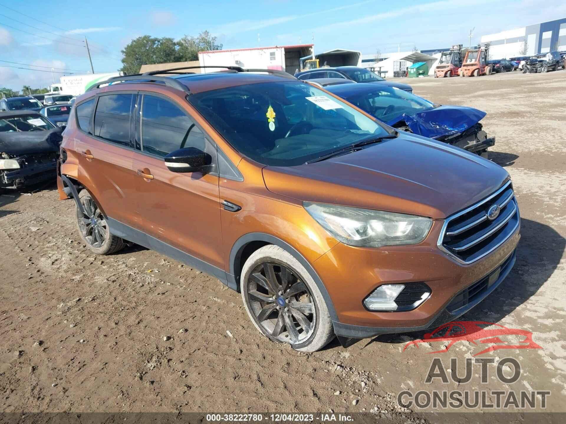 FORD ESCAPE 2017 - 1FMCU0J90HUA09926