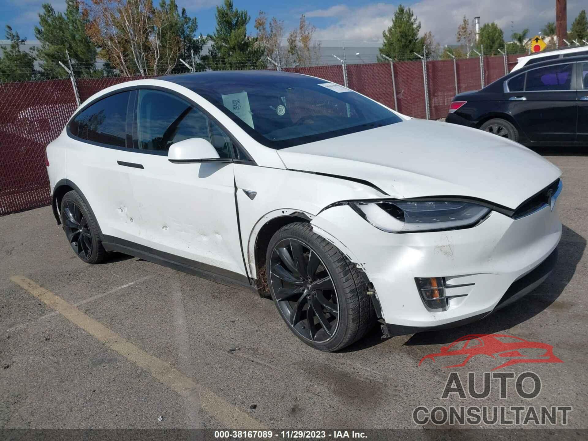 TESLA MODEL X 2018 - 5YJXCAE20JF135844